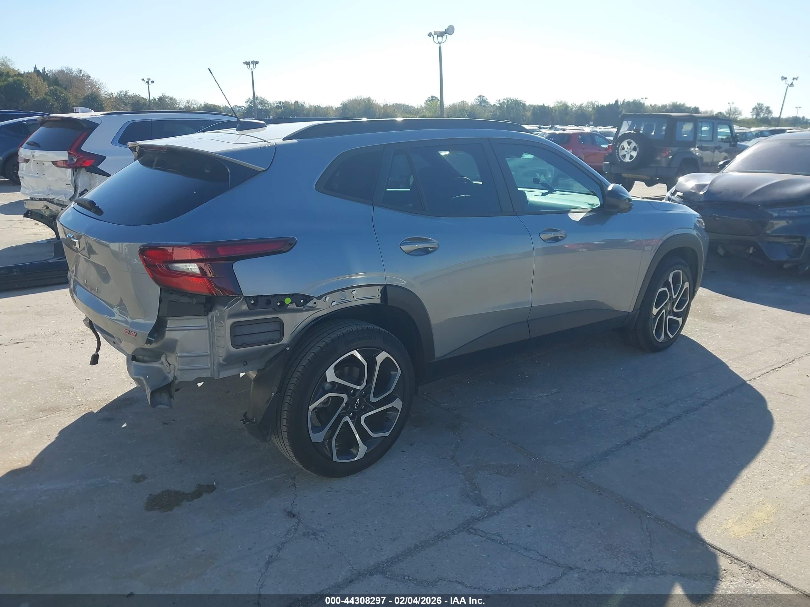 CHEVROLET TRAX image 4