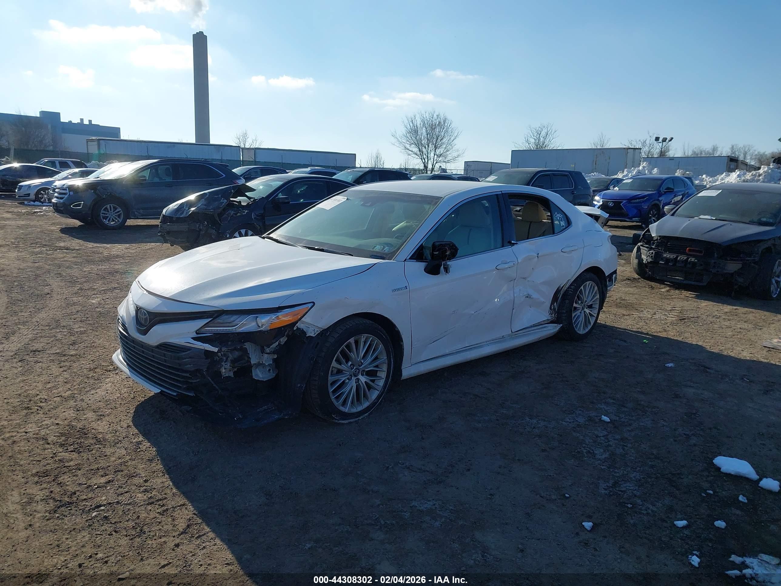 TOYOTA CAMRY image 2