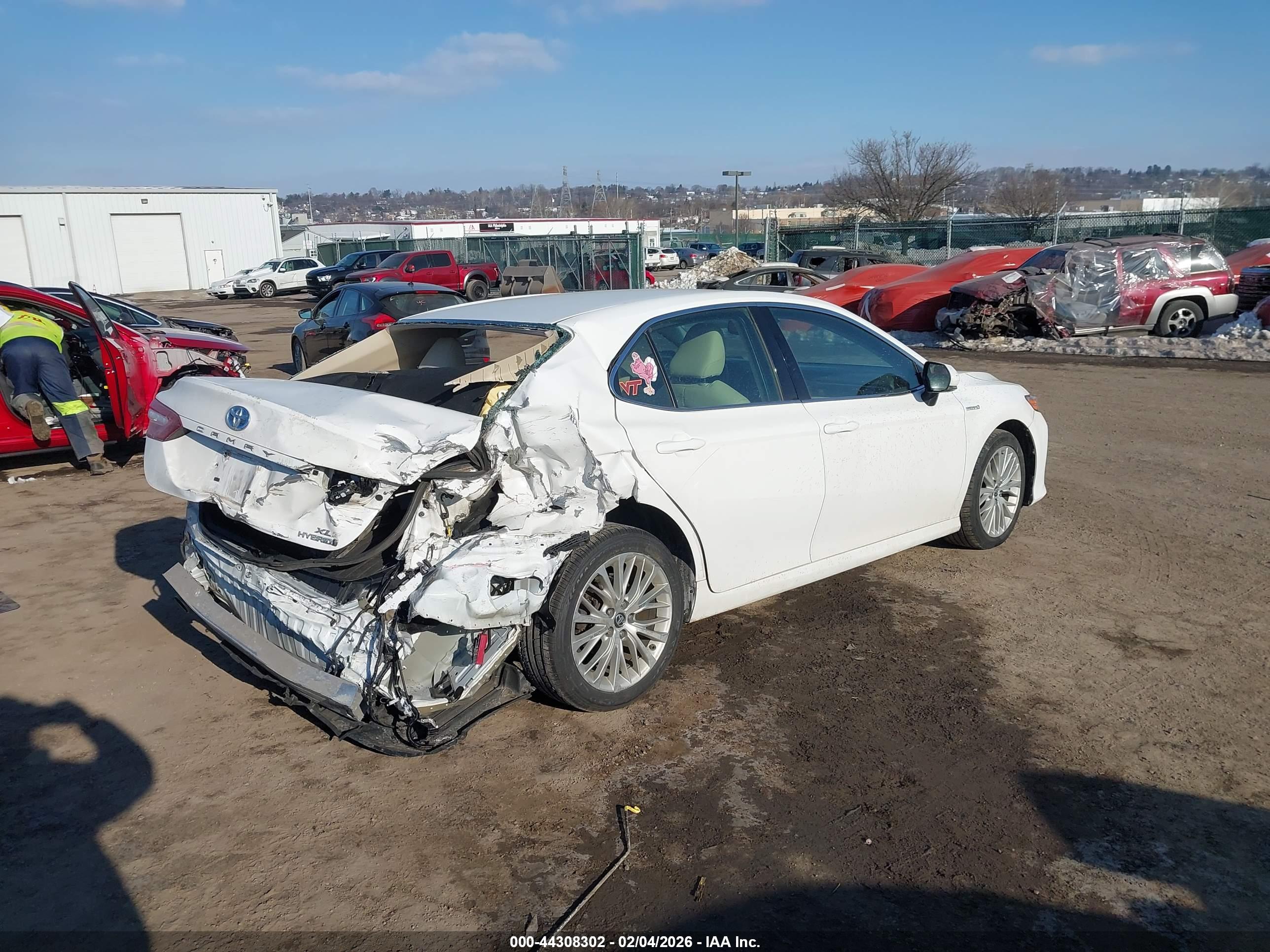 TOYOTA CAMRY image 4