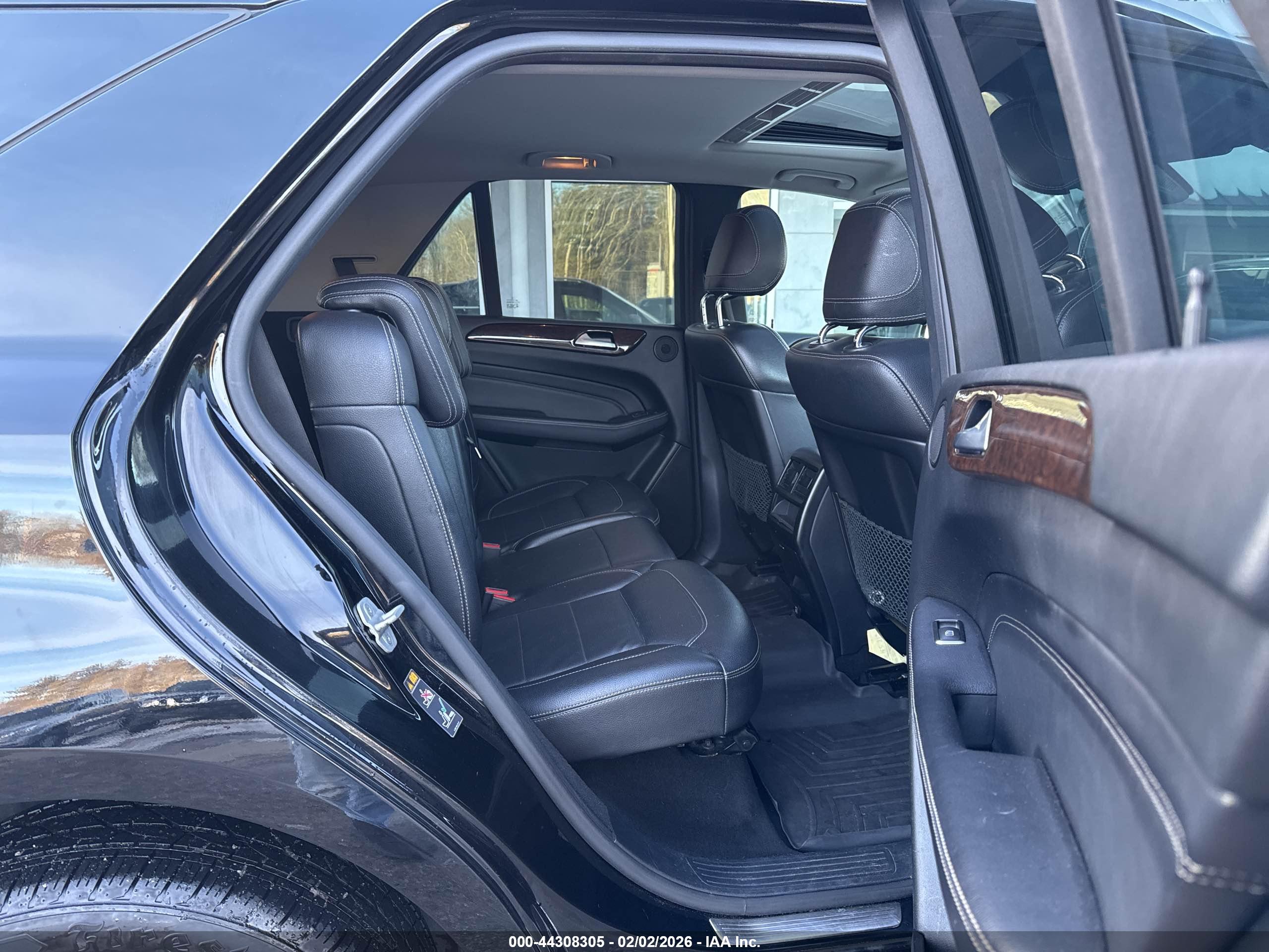 MERCEDES-BENZ ML image 8