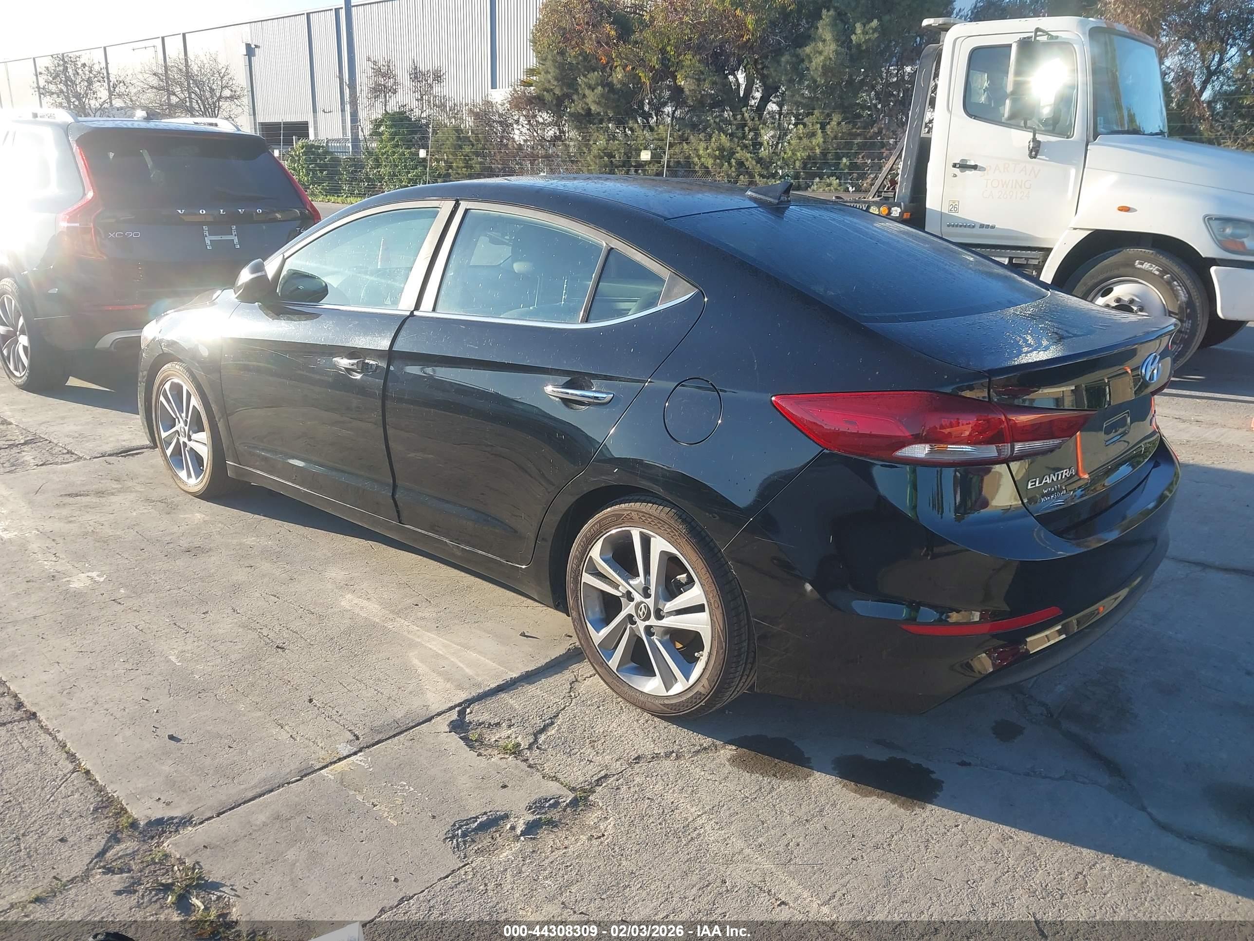 HYUNDAI ELANTRA image 3