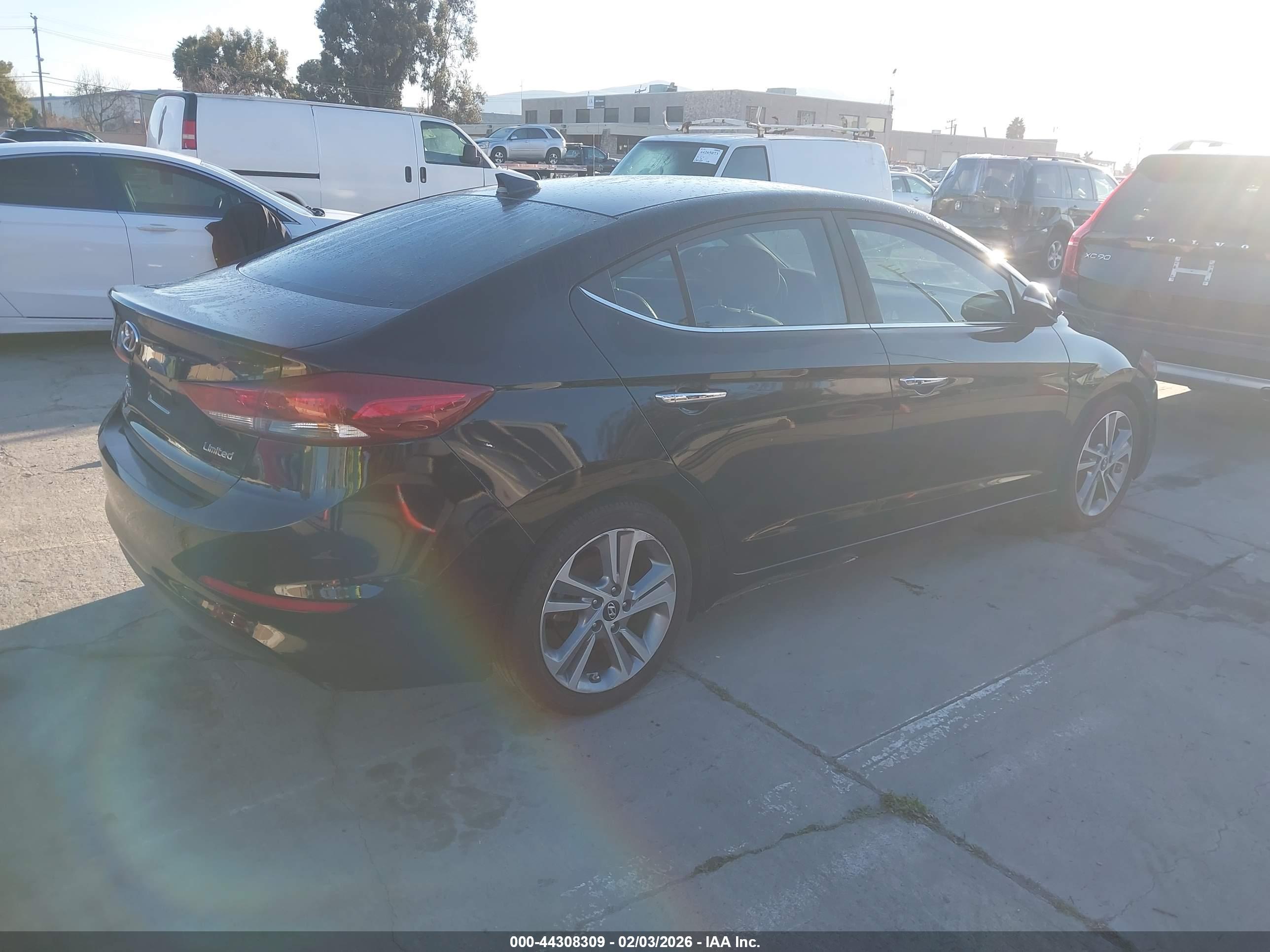 HYUNDAI ELANTRA image 4