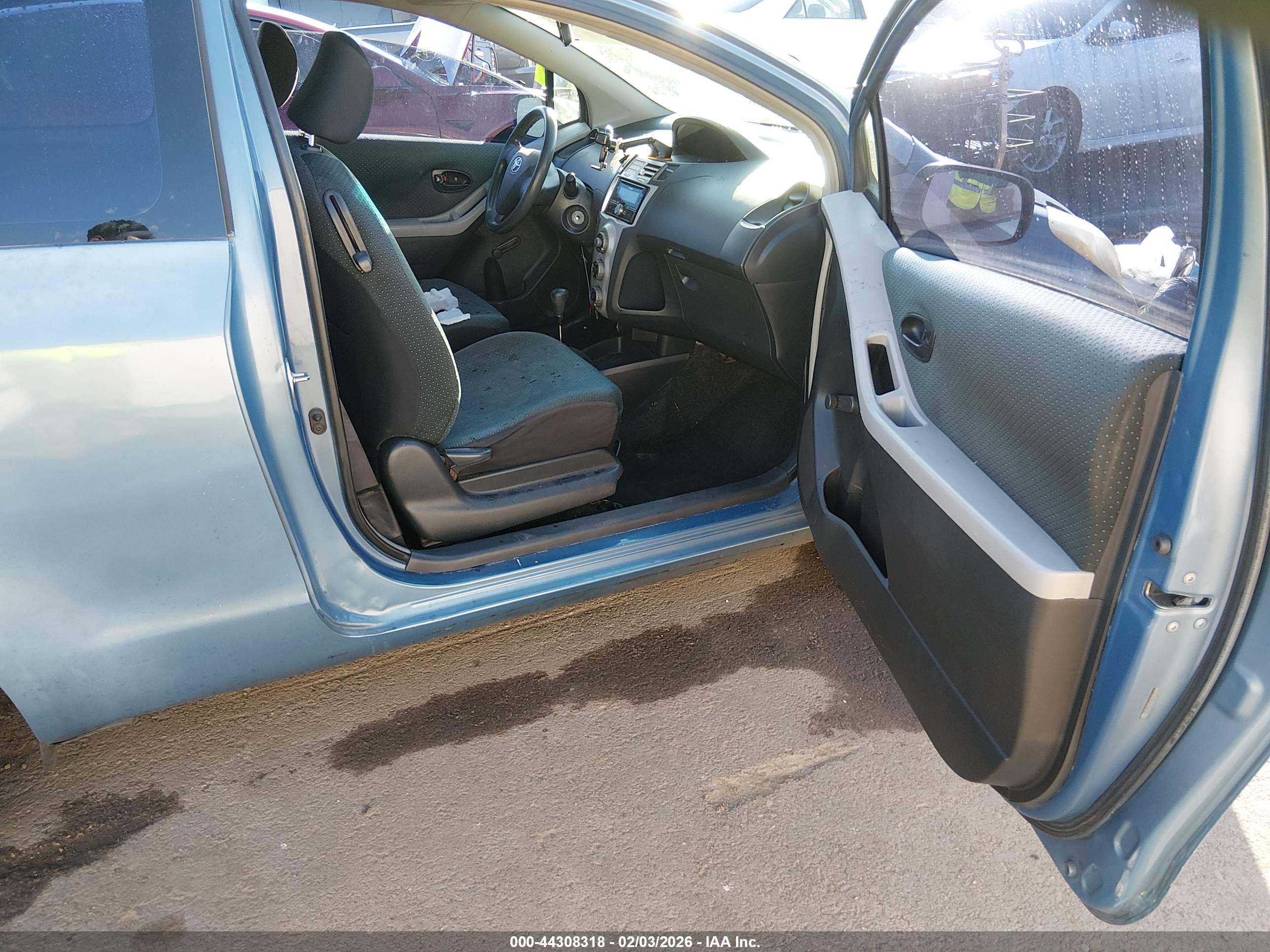 TOYOTA YARIS image 5