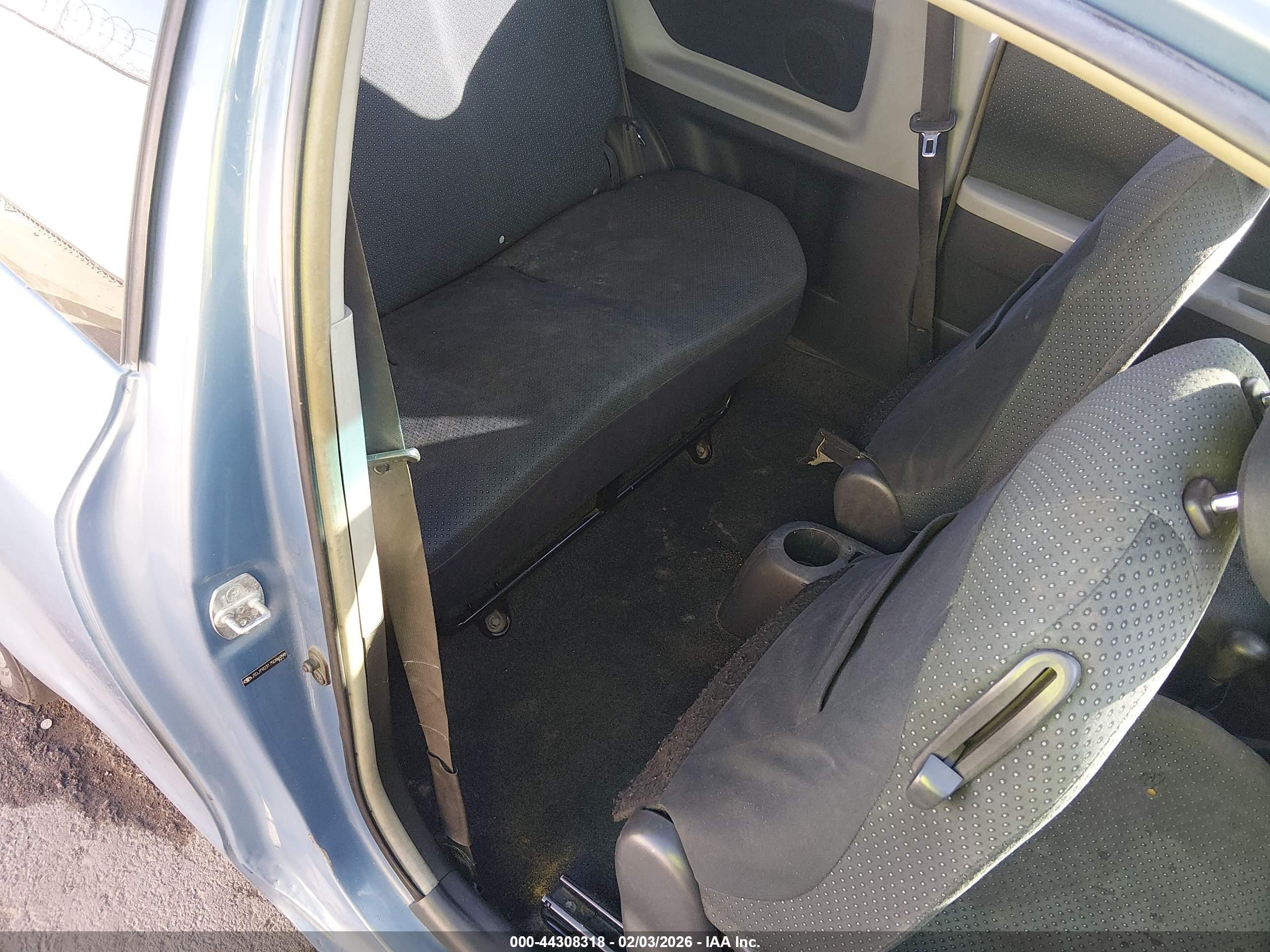 TOYOTA YARIS image 8