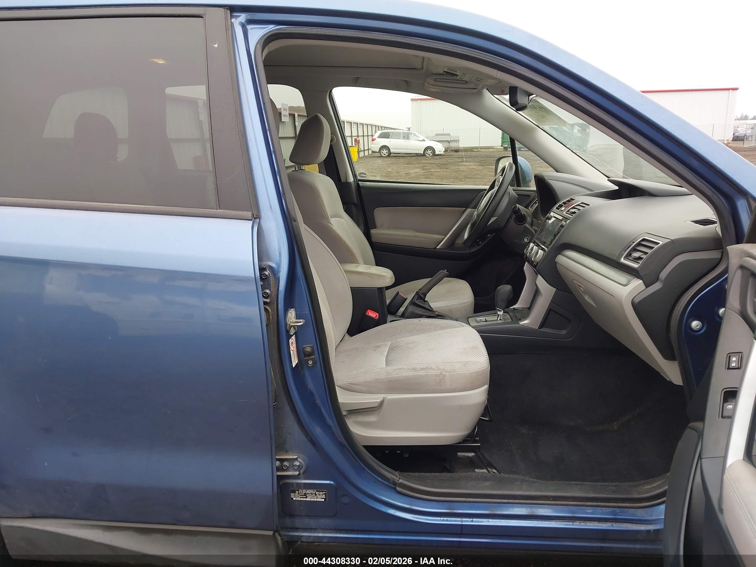 SUBARU FORESTER image 5