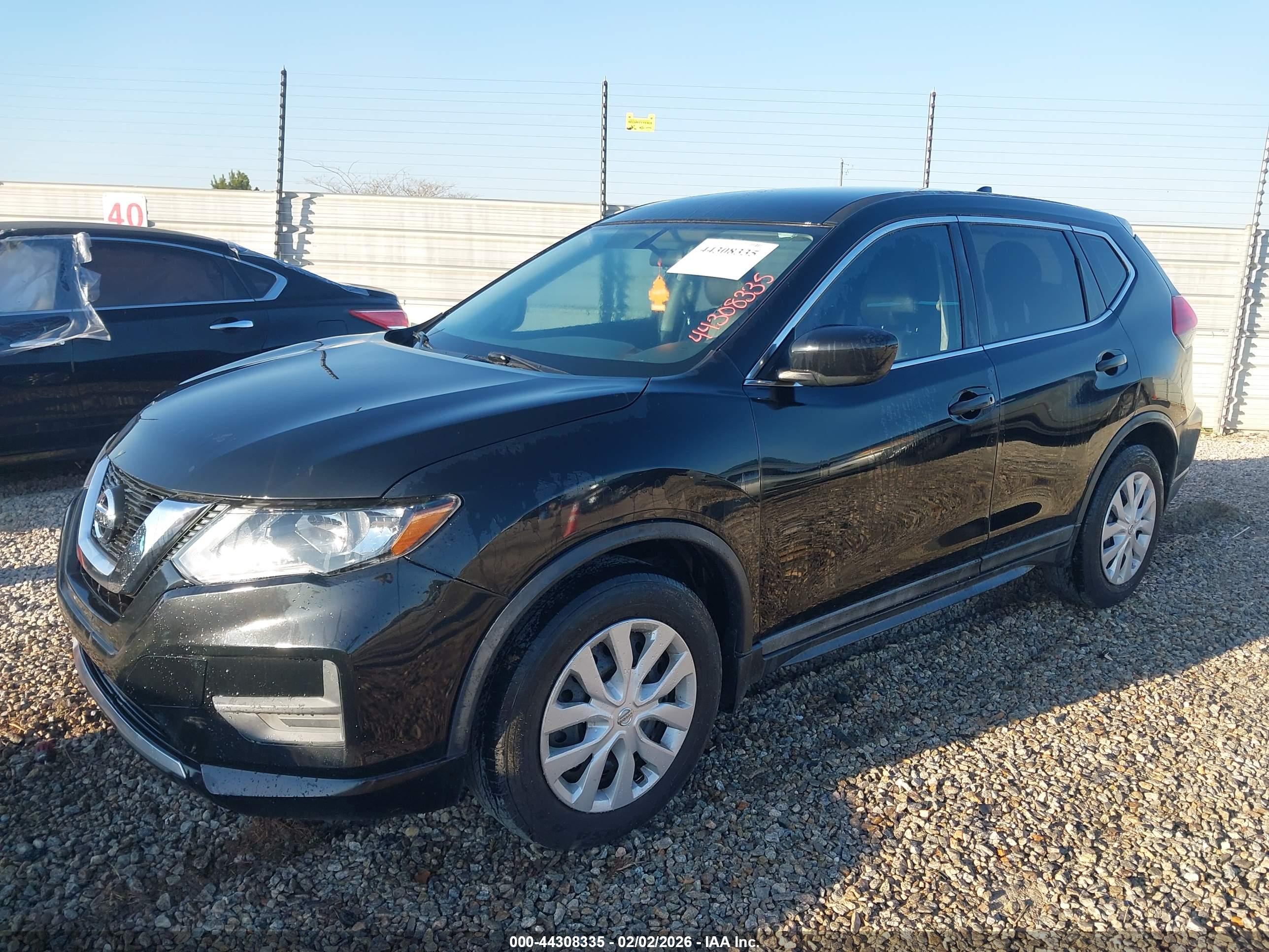 NISSAN ROGUE image 2