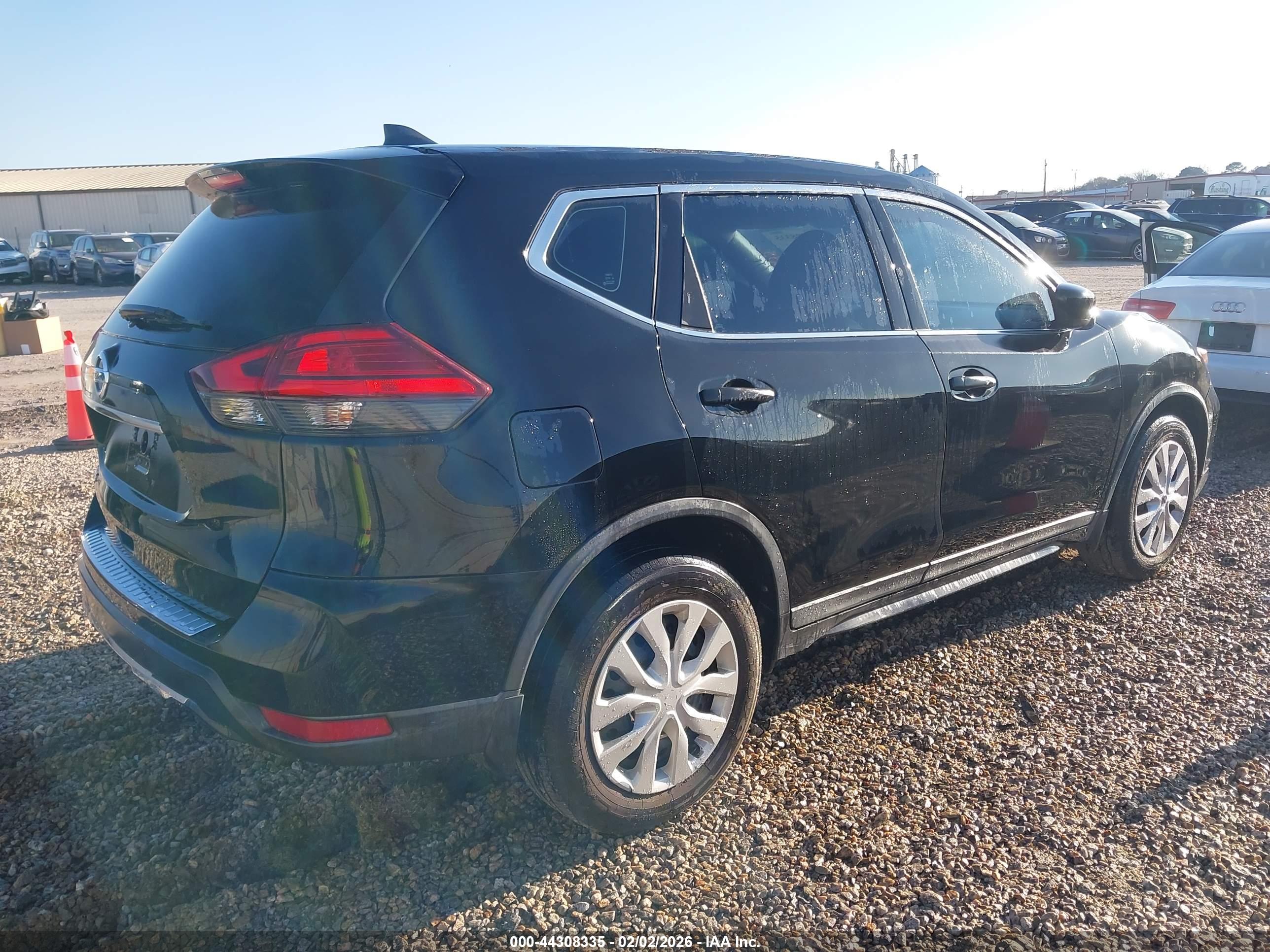 NISSAN ROGUE image 4
