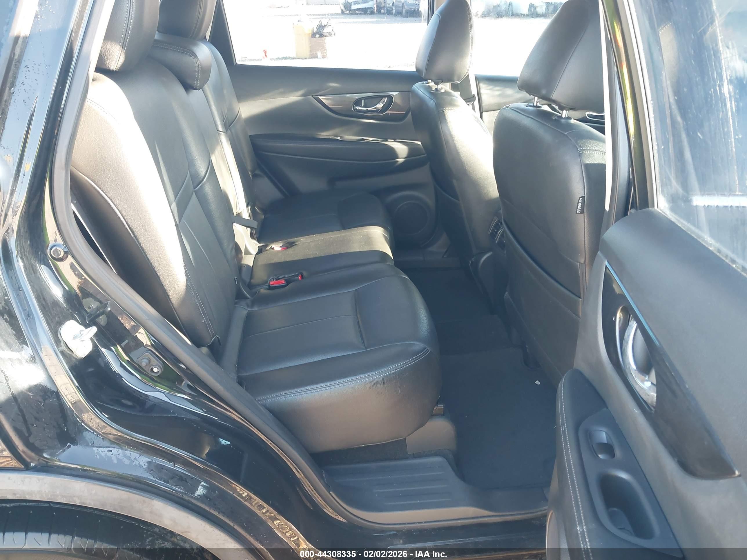 NISSAN ROGUE image 8