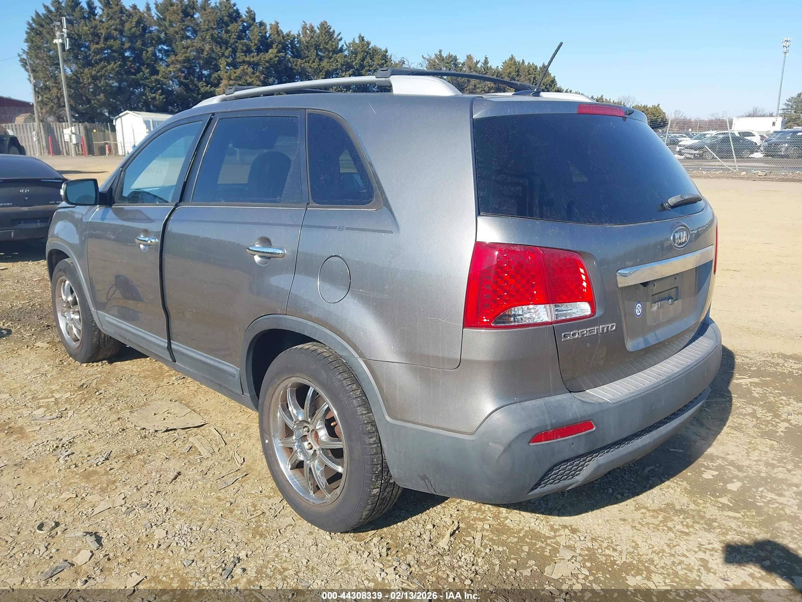 KIA SORENTO image 3