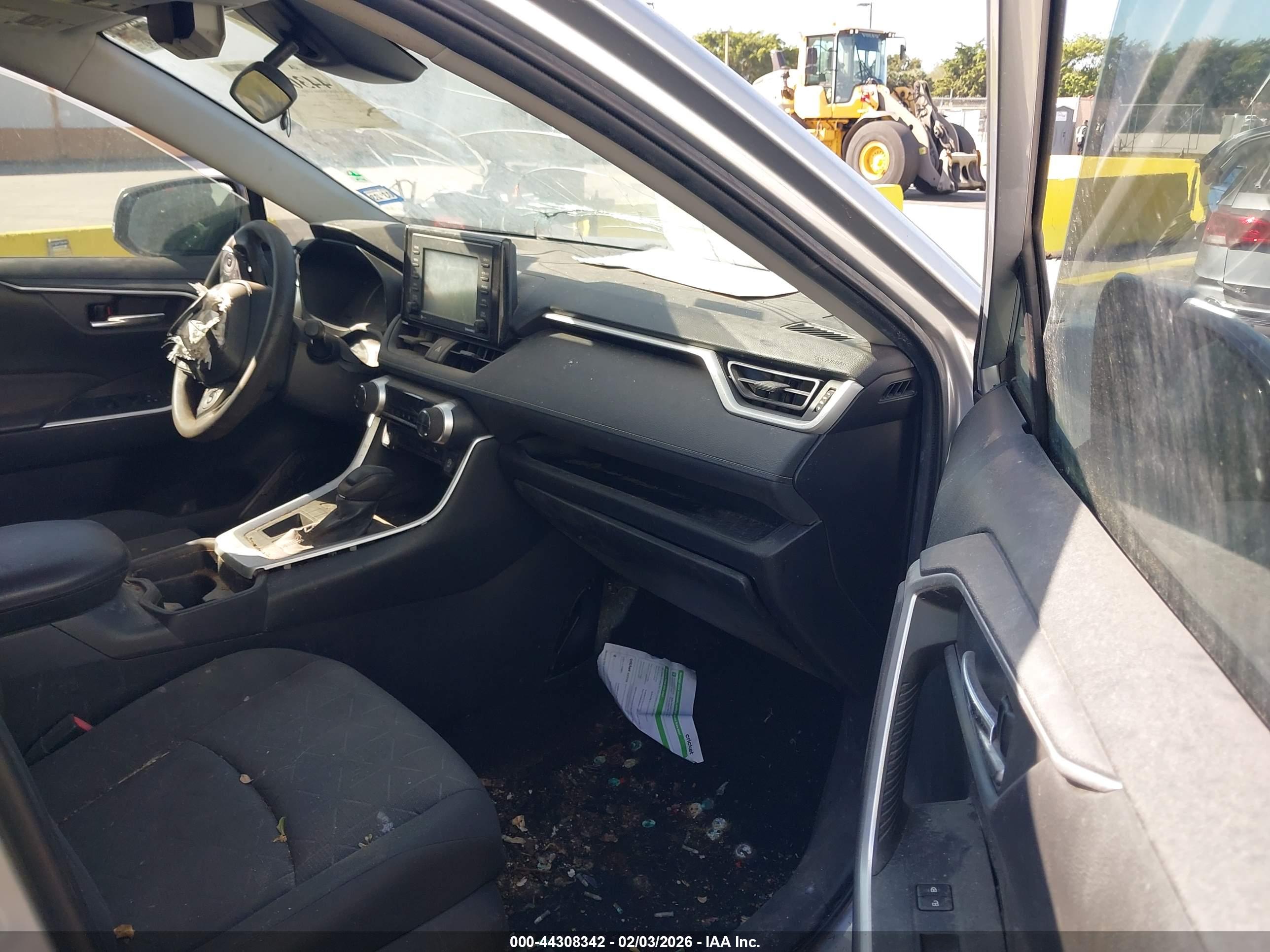 TOYOTA RAV4 image 5