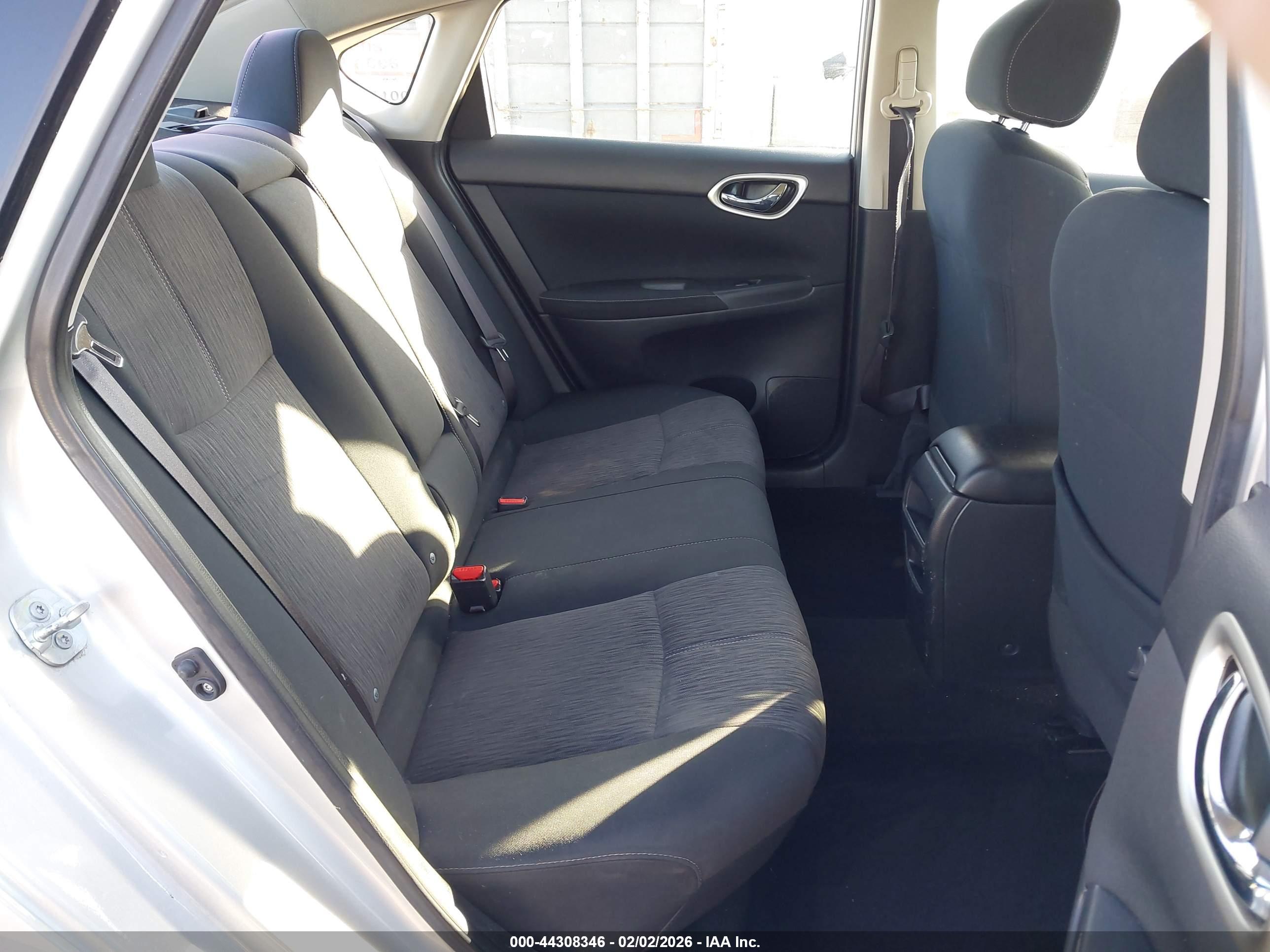 NISSAN SENTRA image 8