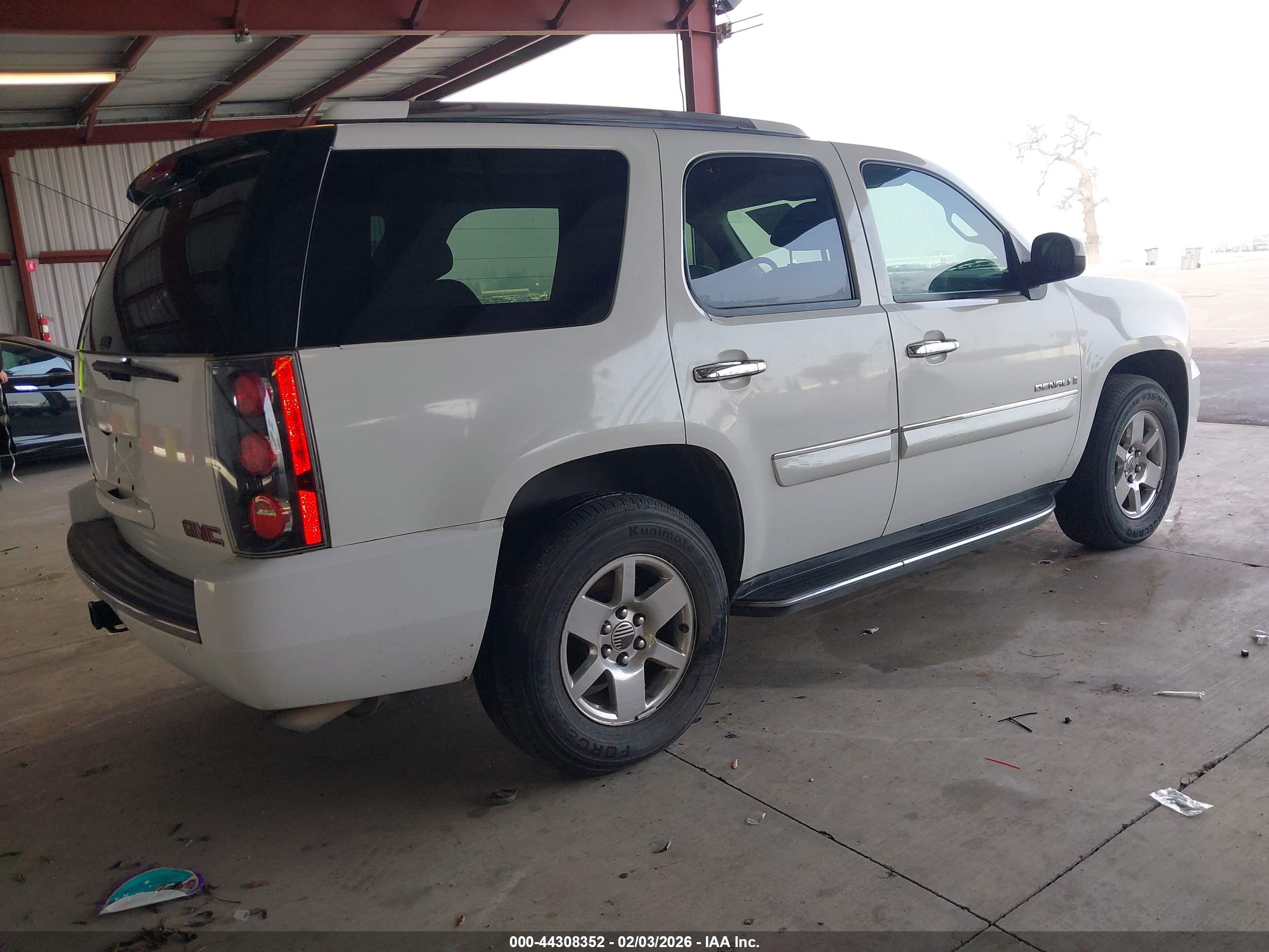 GMC YUKON image 4