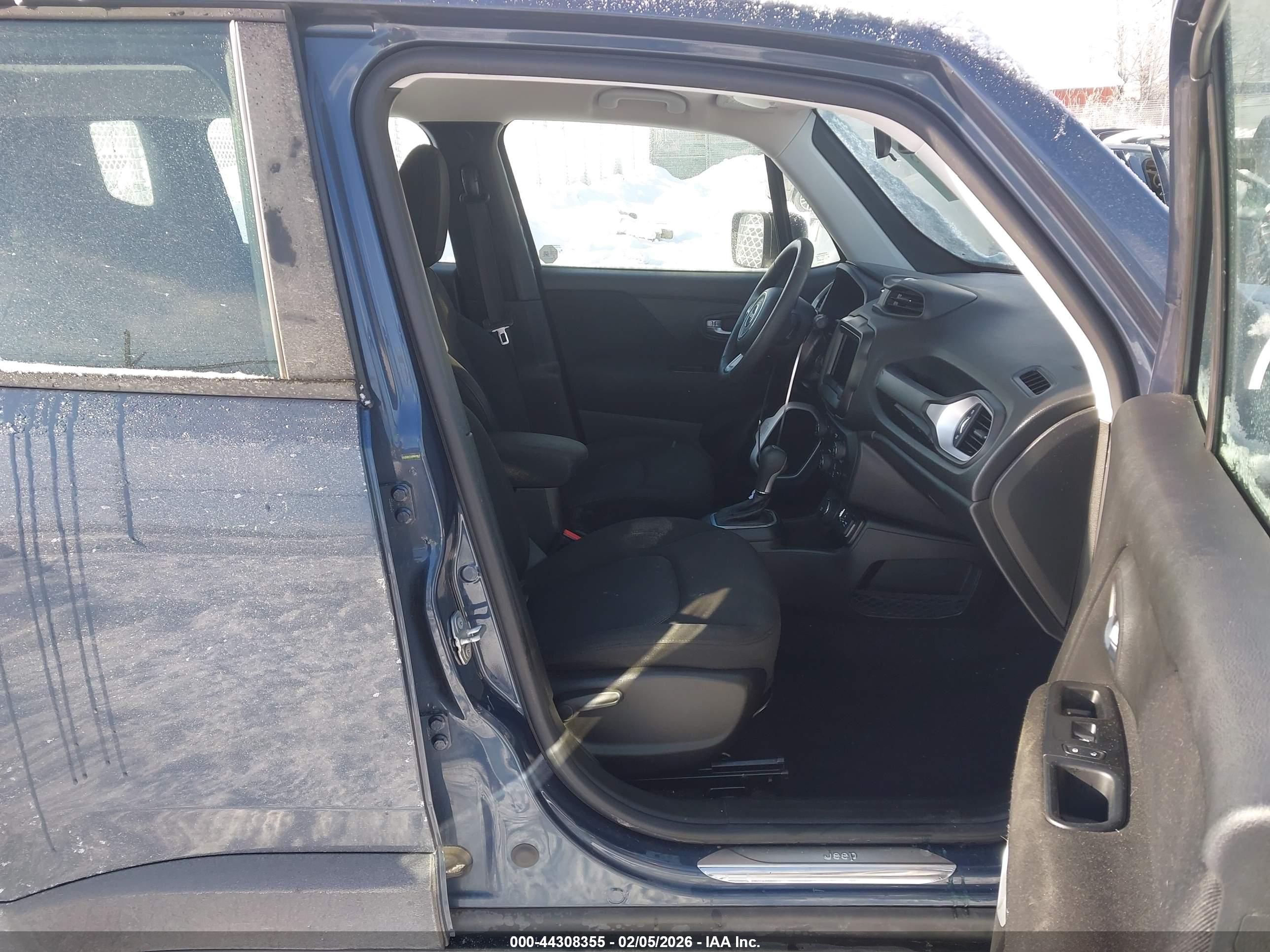 JEEP RENEGADE image 5
