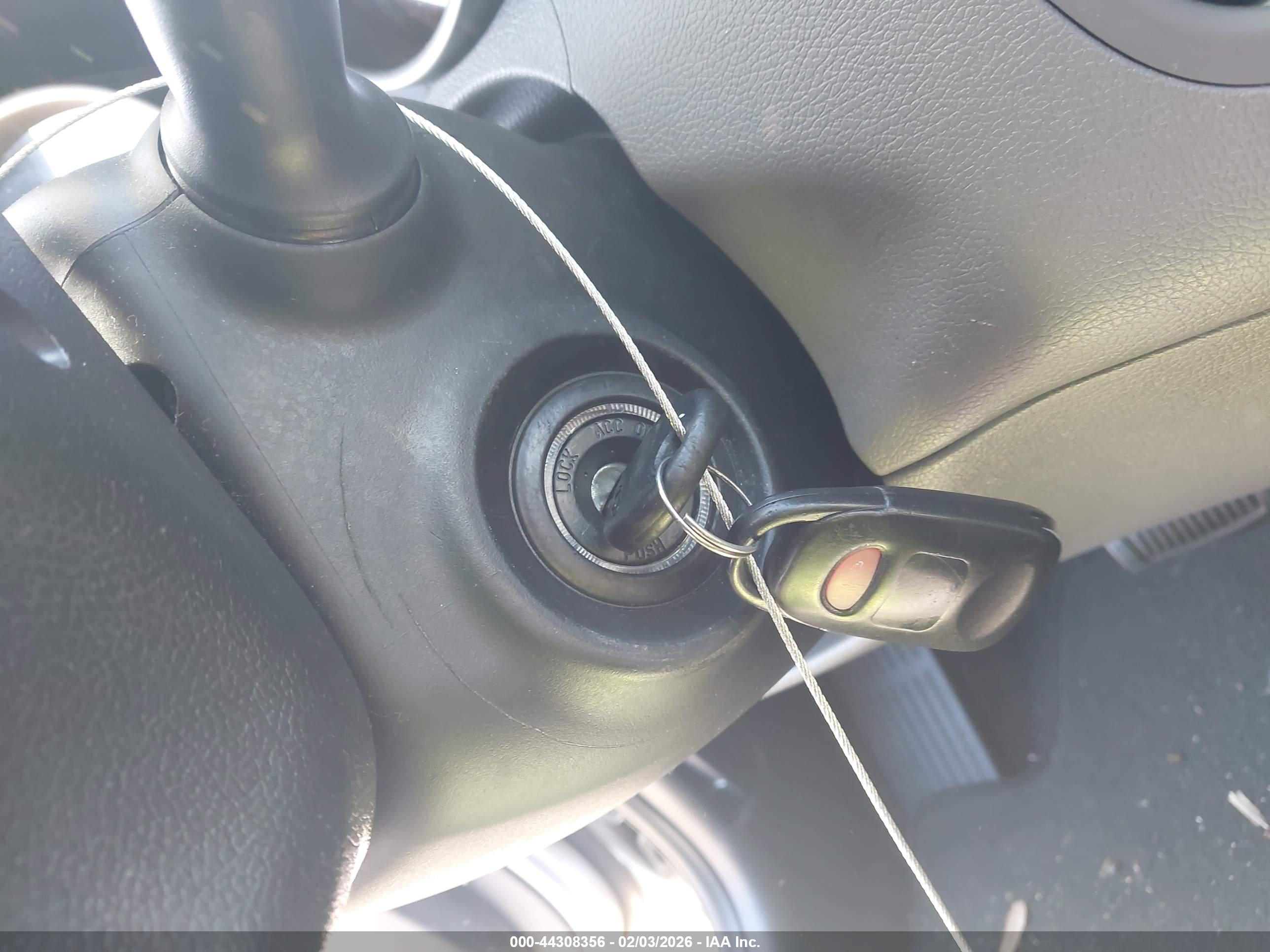 HYUNDAI ELANTRA image 11