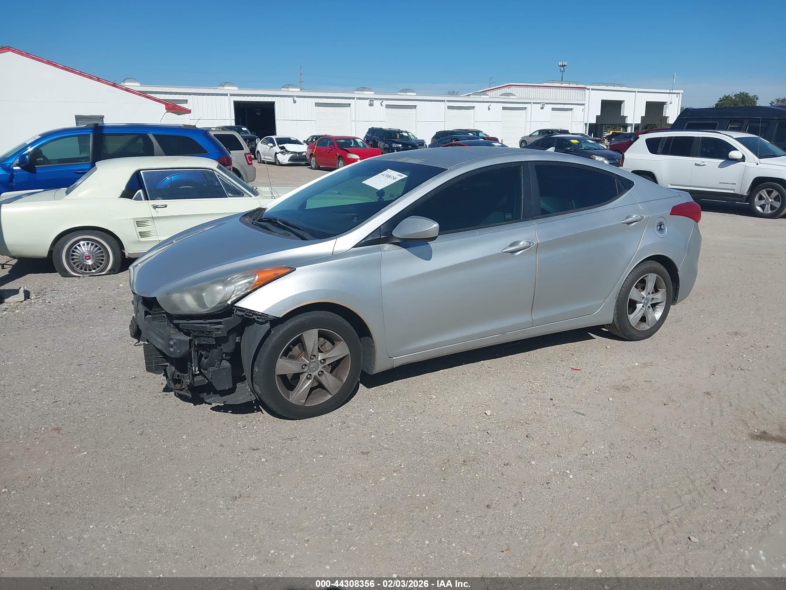 HYUNDAI ELANTRA image 2