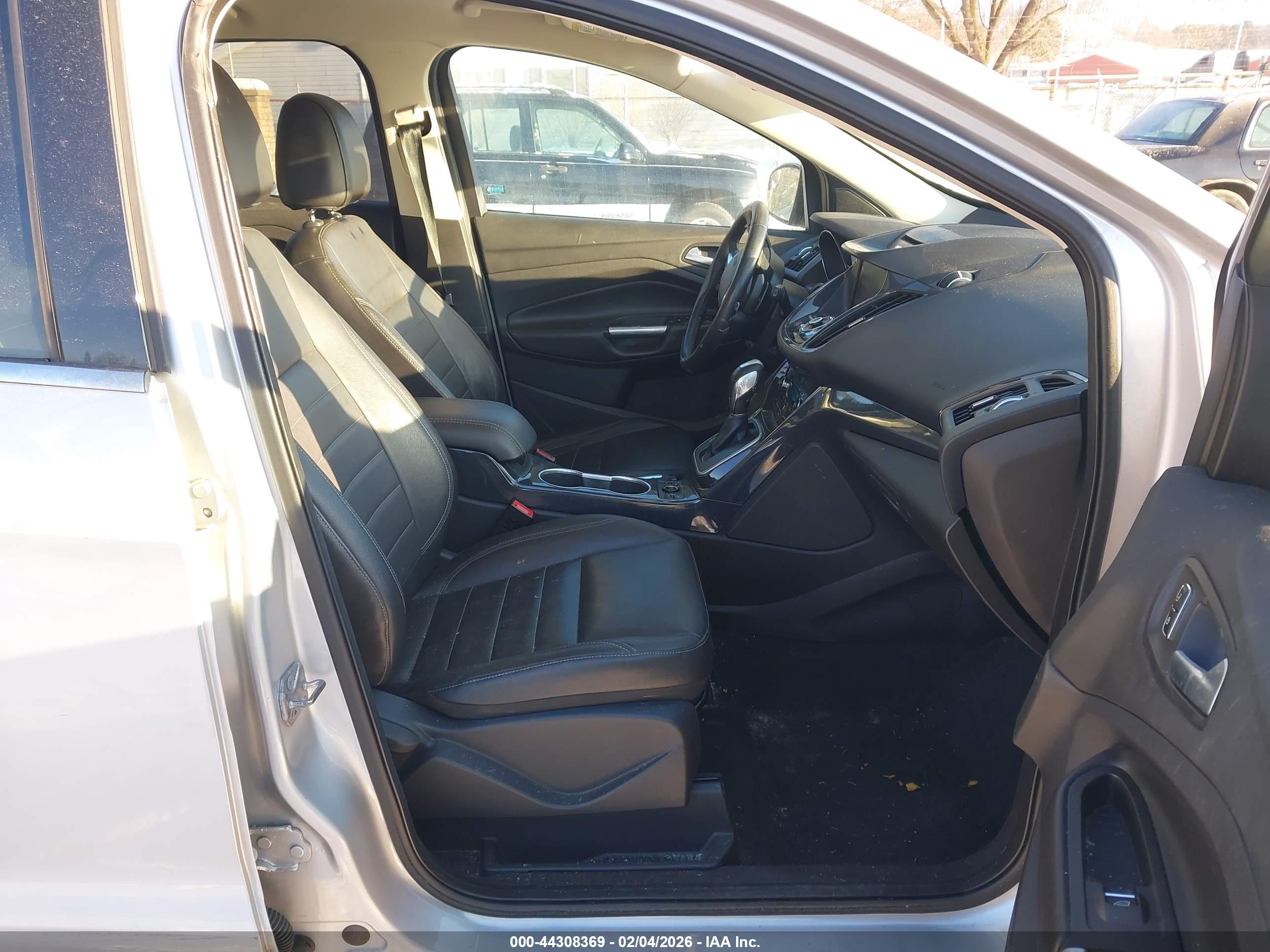 FORD ESCAPE image 5