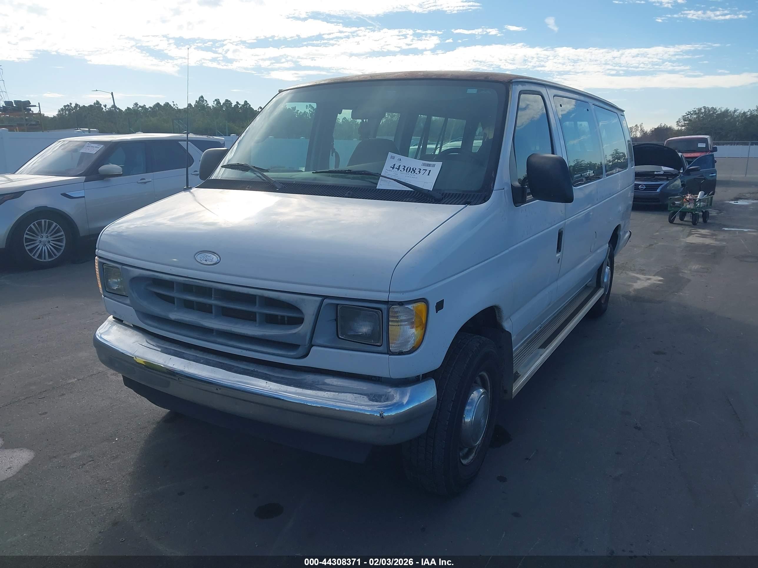 FORD E-350 image 6
