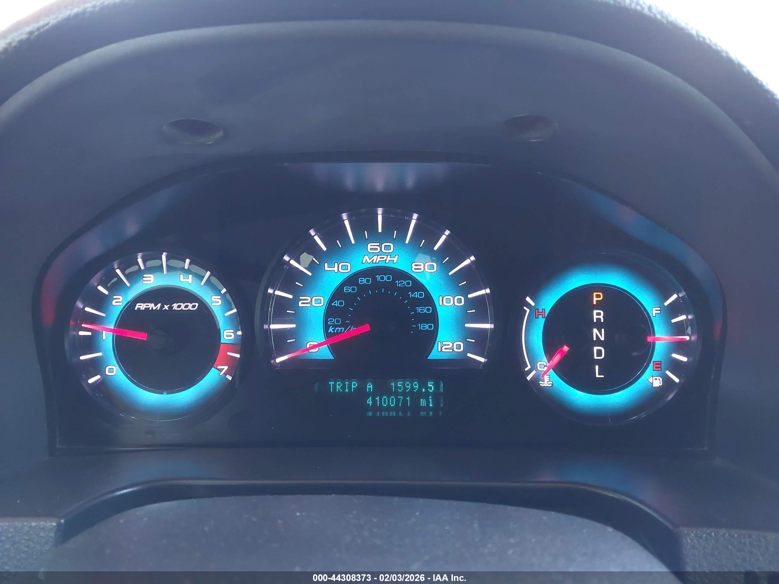 FORD FUSION image 7