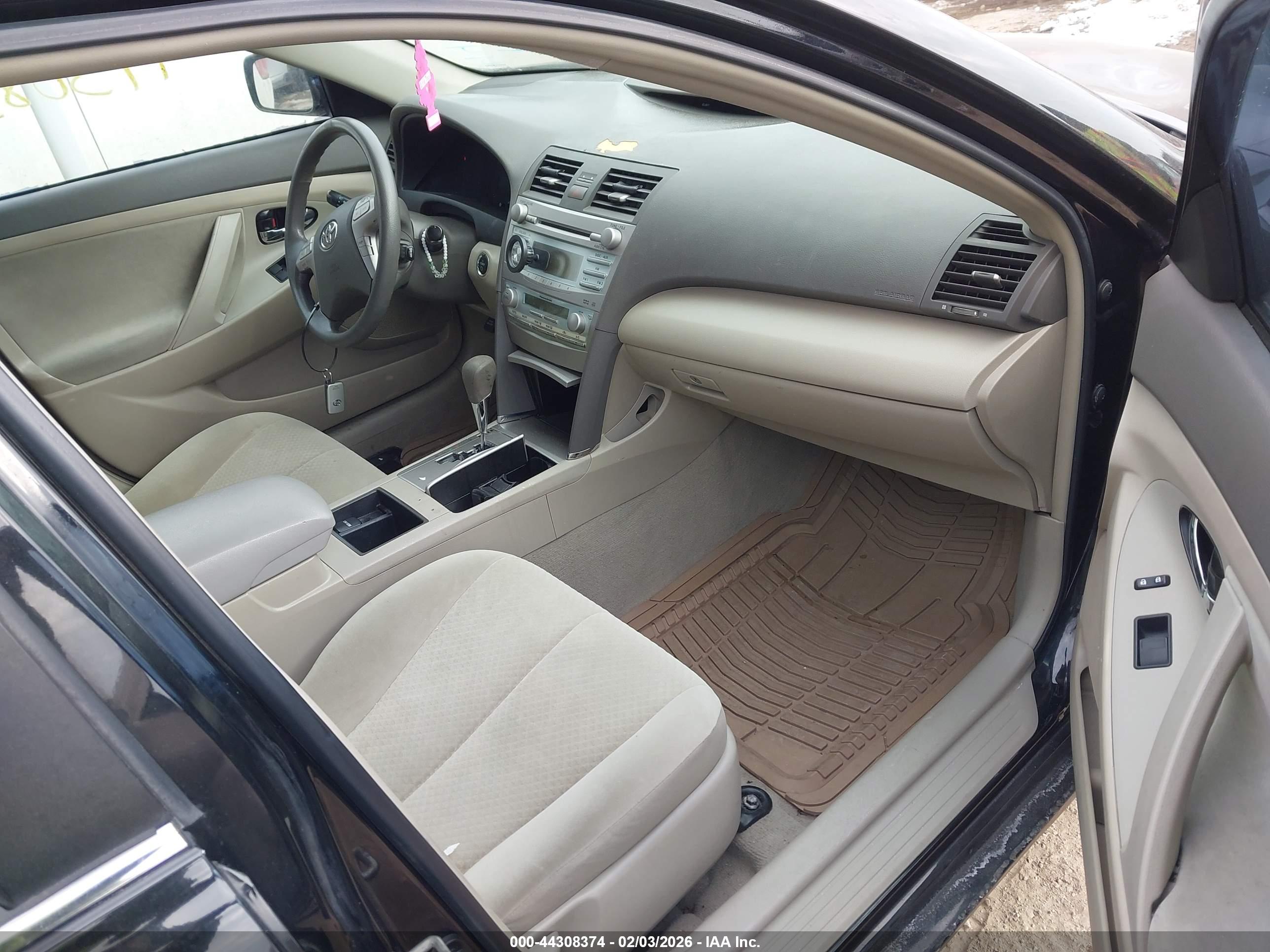 TOYOTA CAMRY image 5