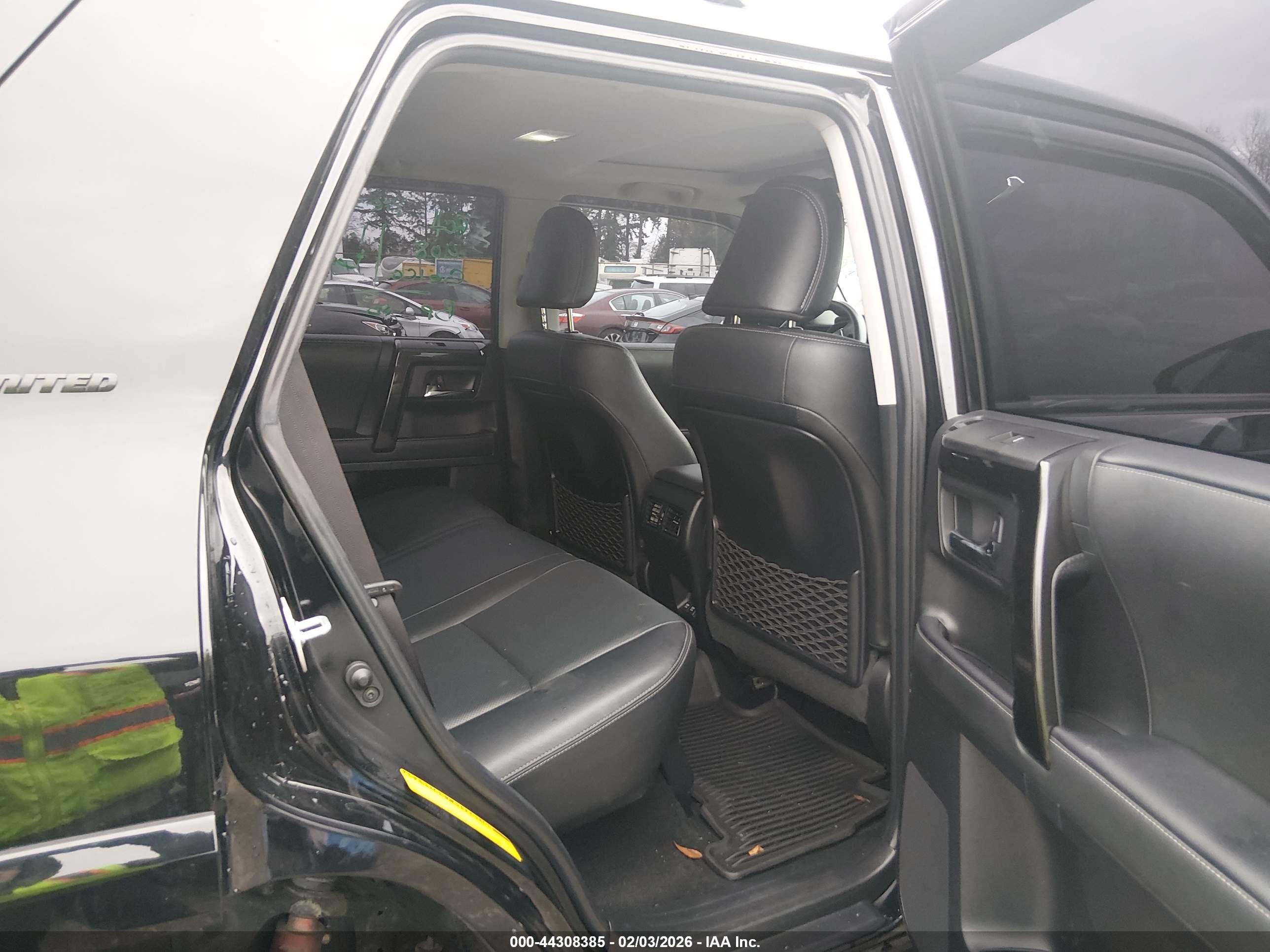 TOYOTA 4RUNNER image 8
