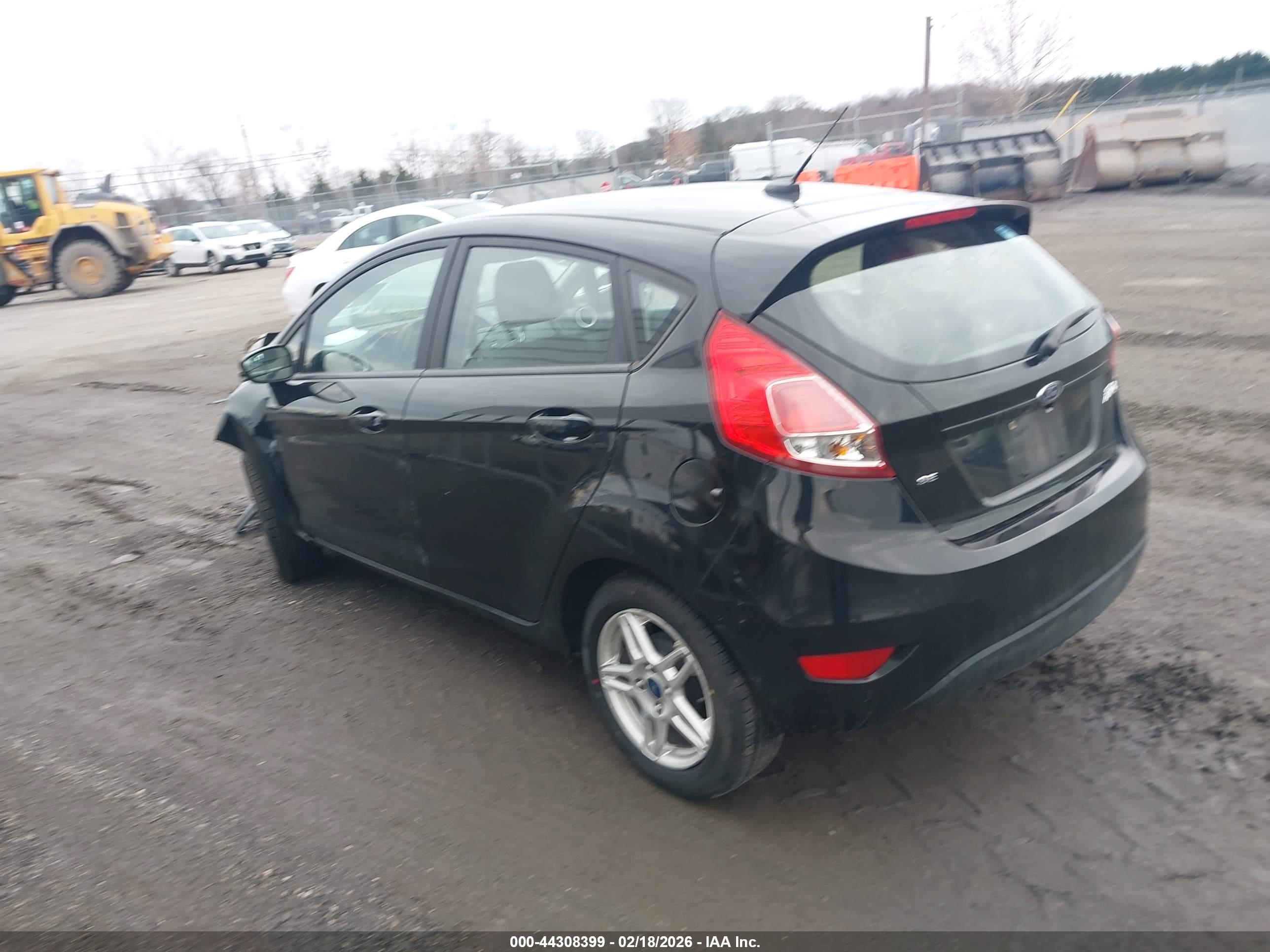 FORD FIESTA image 3