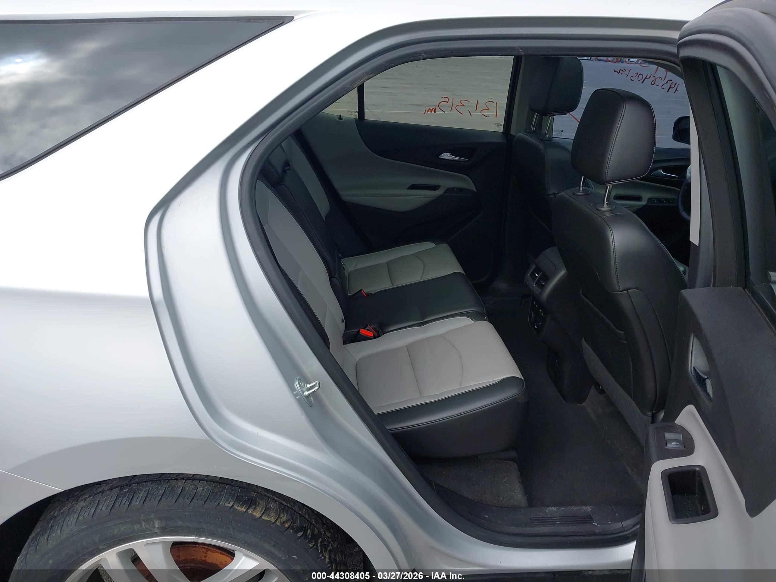 CHEVROLET EQUINOX image 8