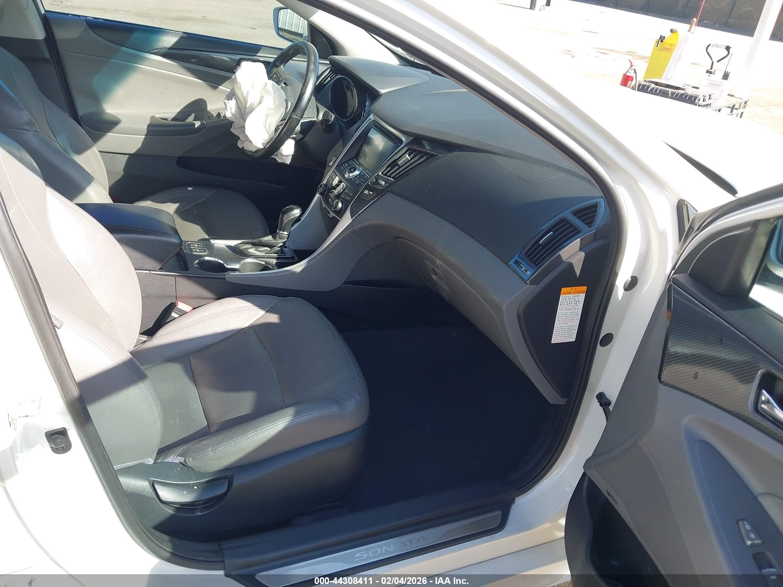 HYUNDAI SONATA image 5
