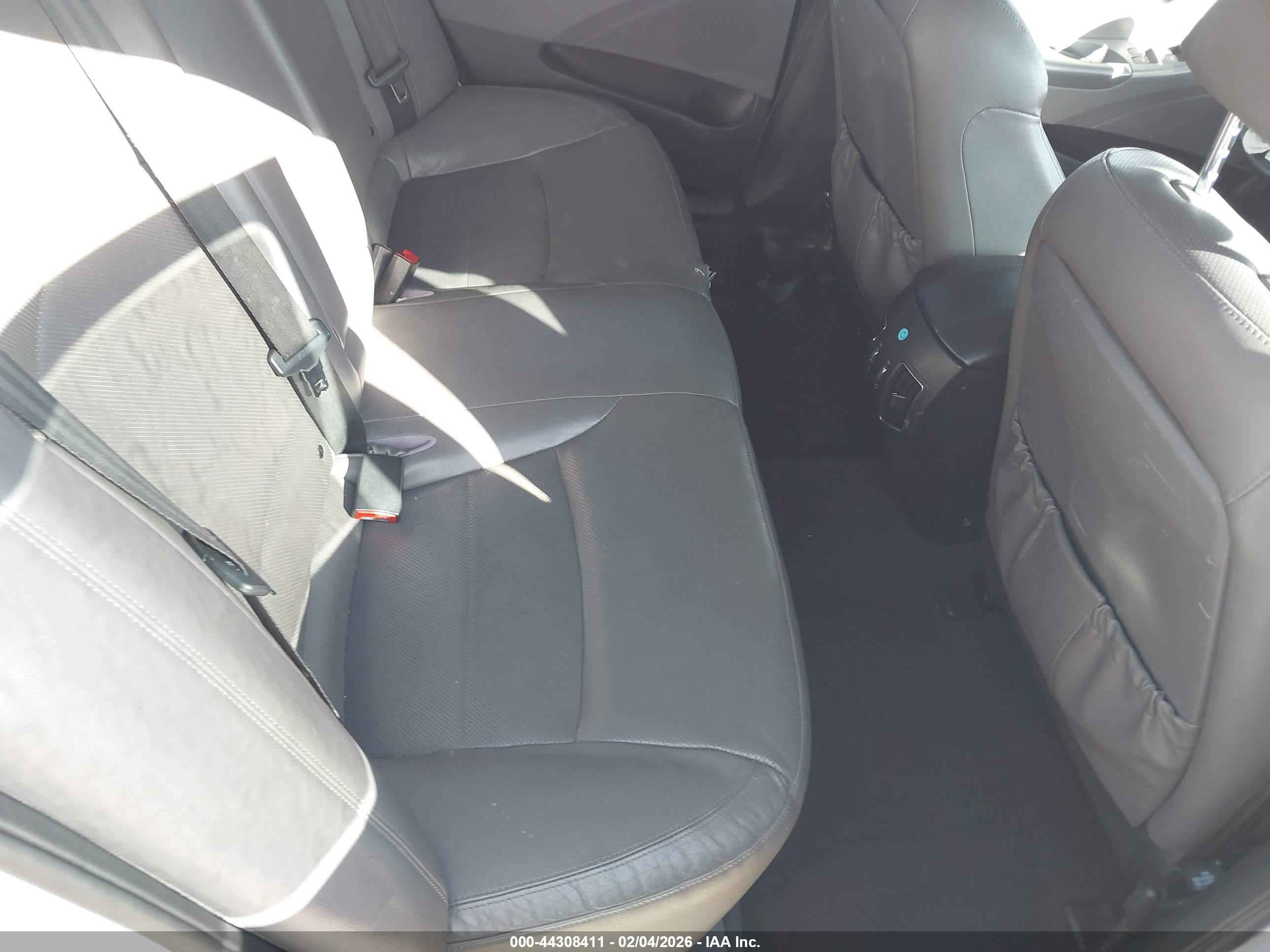 HYUNDAI SONATA image 8