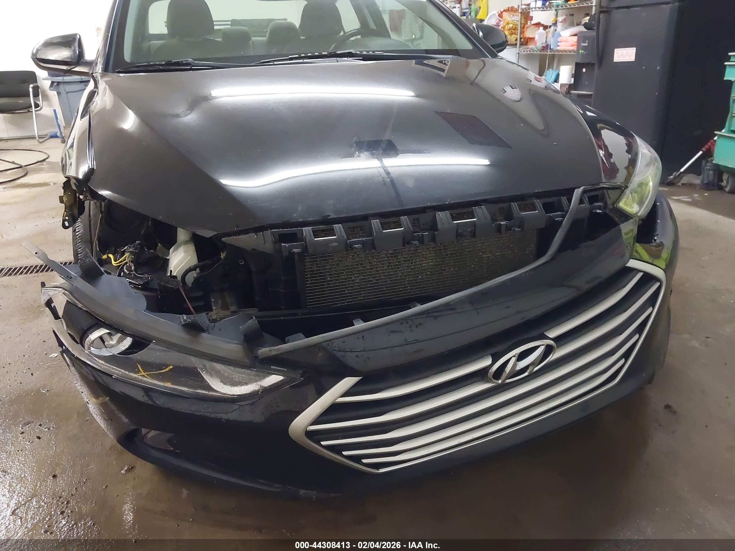 HYUNDAI ELANTRA image 6