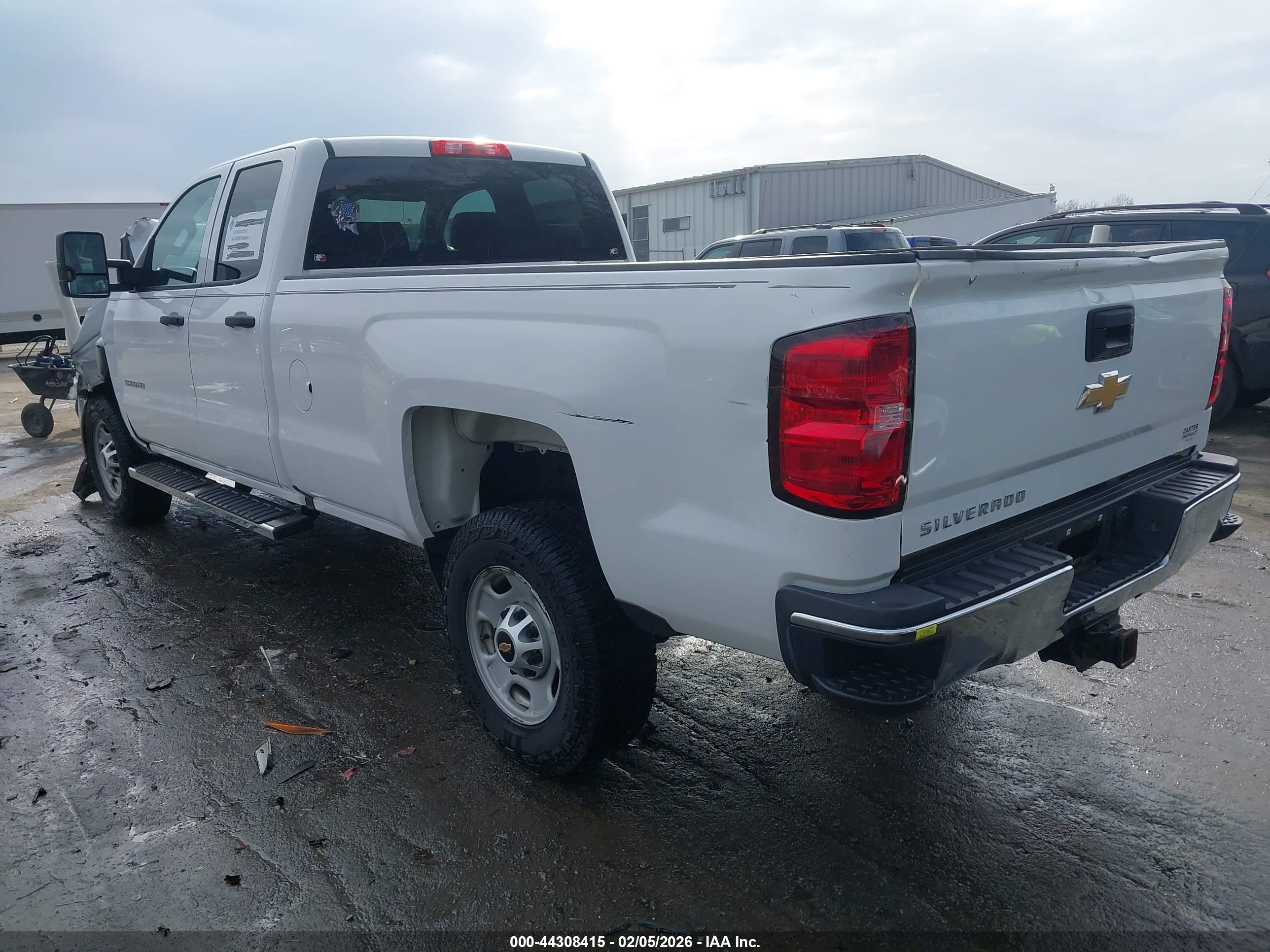 CHEVROLET SILVERADO image 3