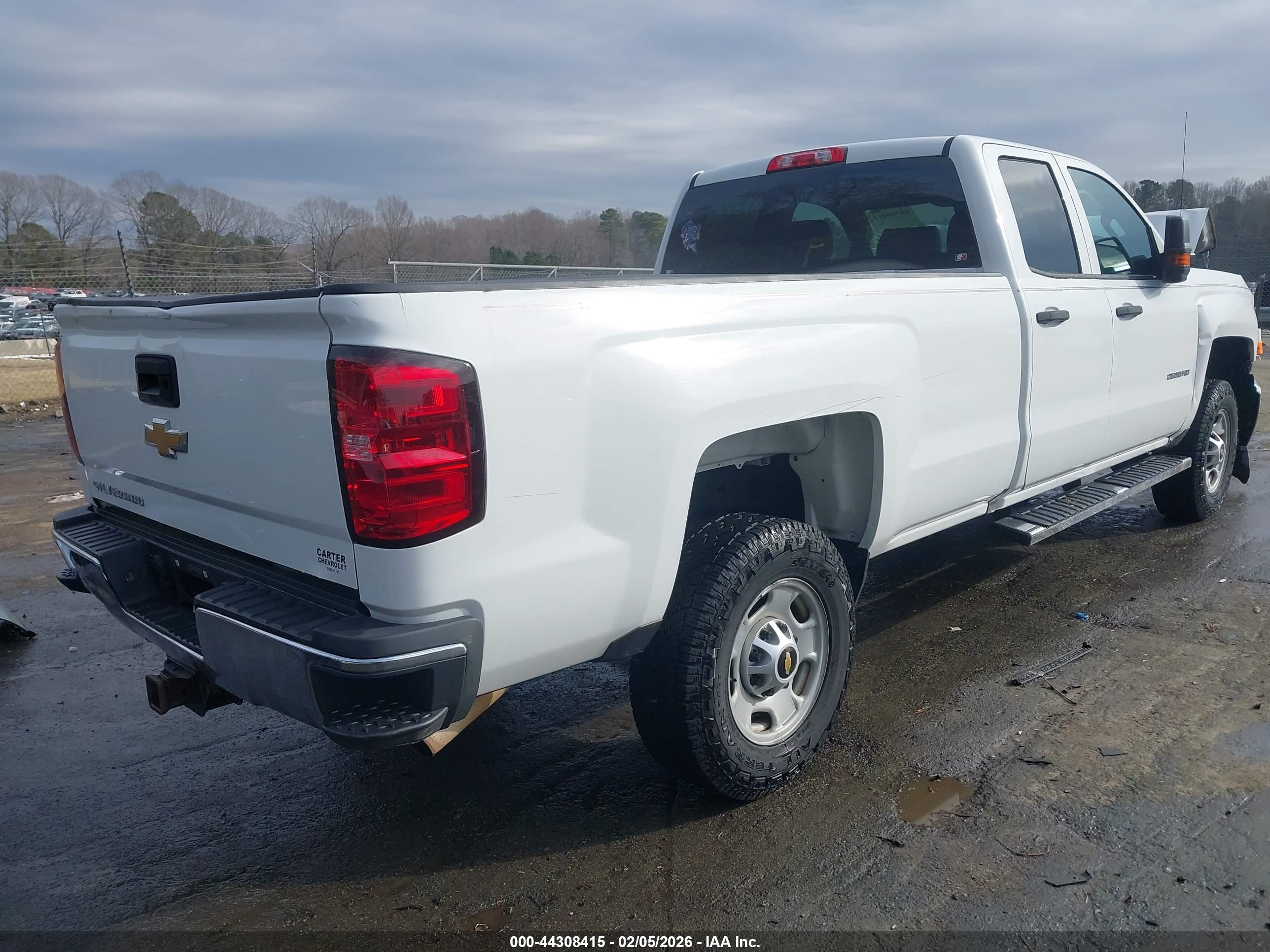 CHEVROLET SILVERADO image 4