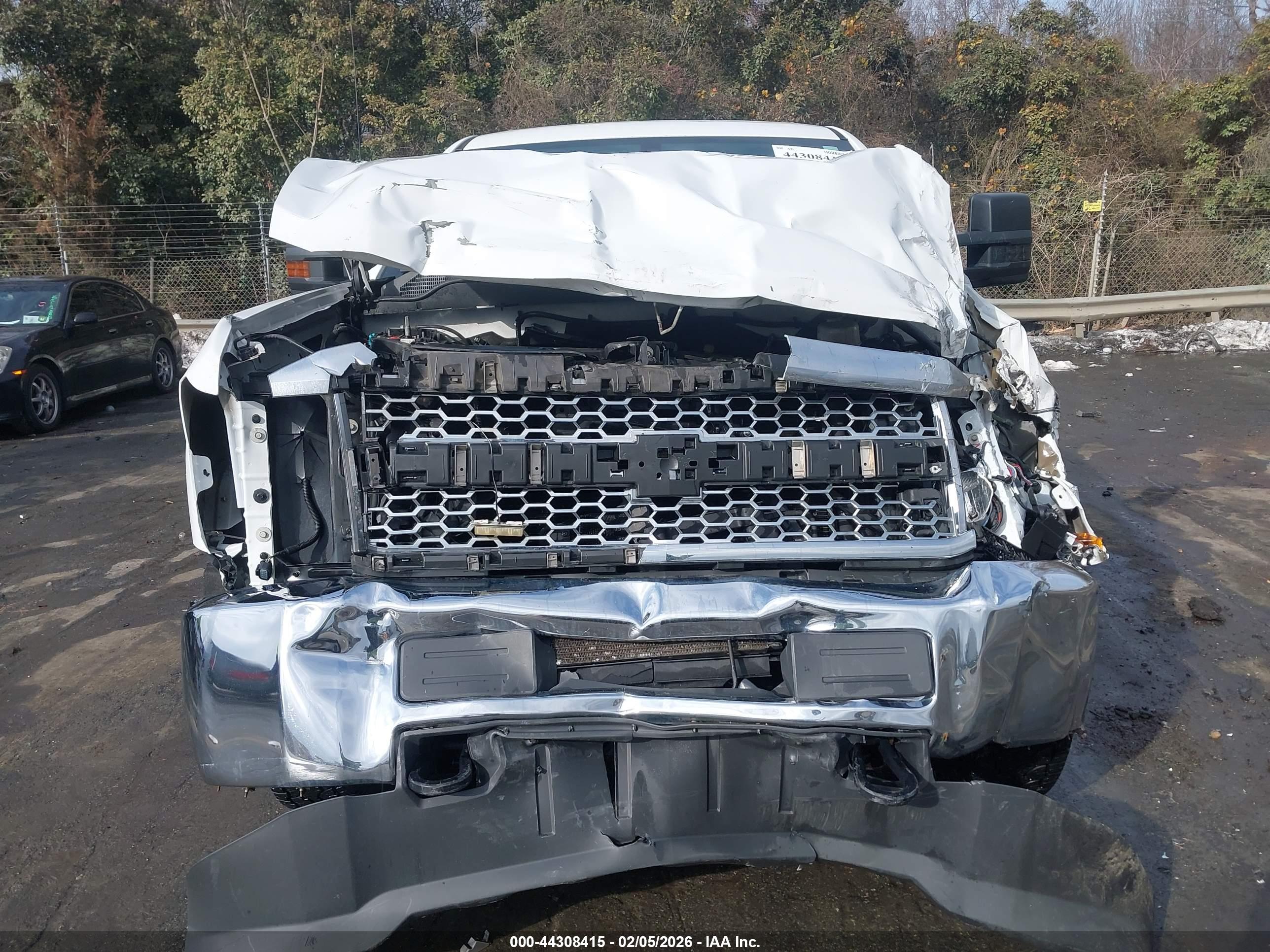 CHEVROLET SILVERADO image 6