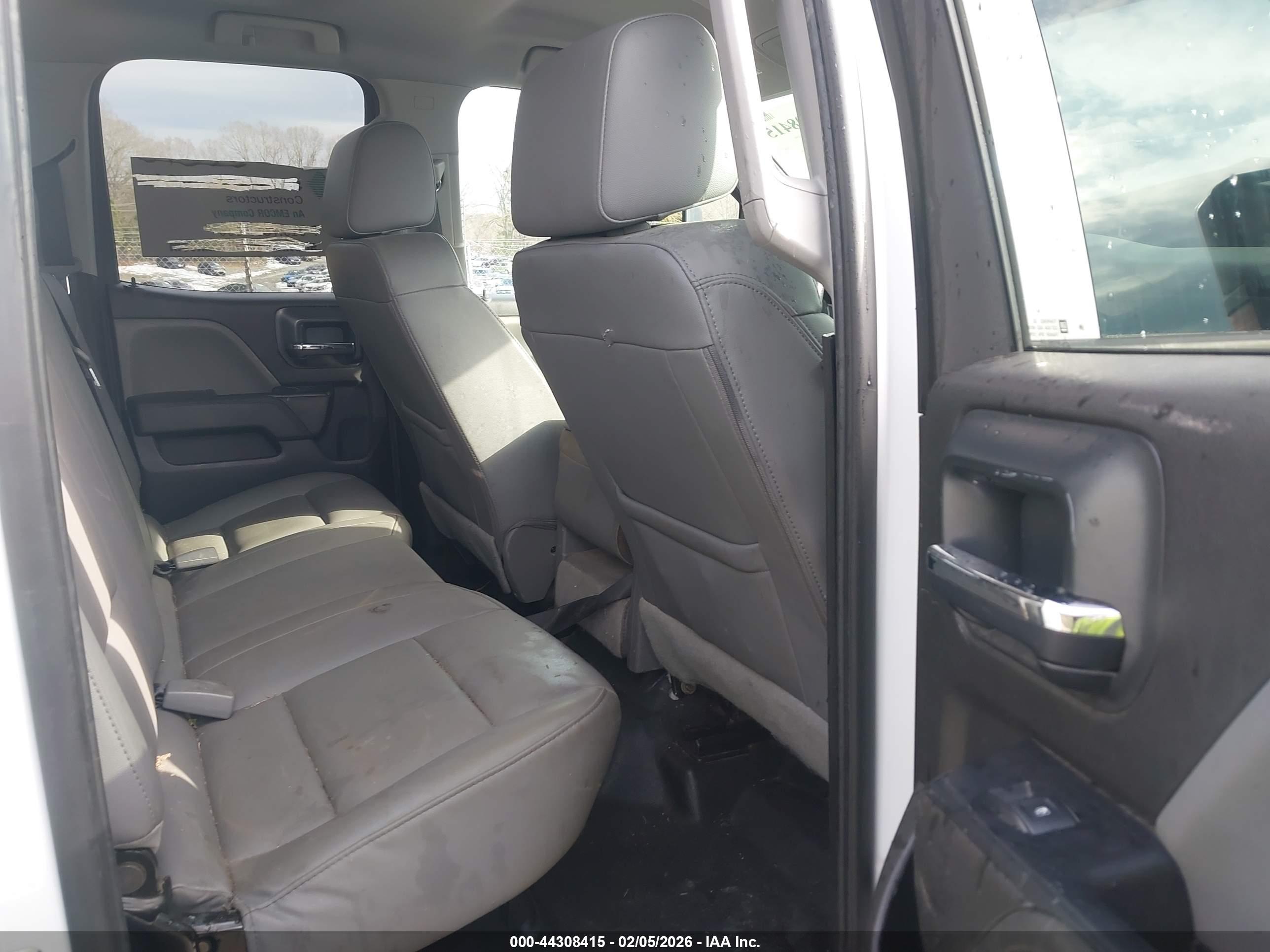 CHEVROLET SILVERADO image 8