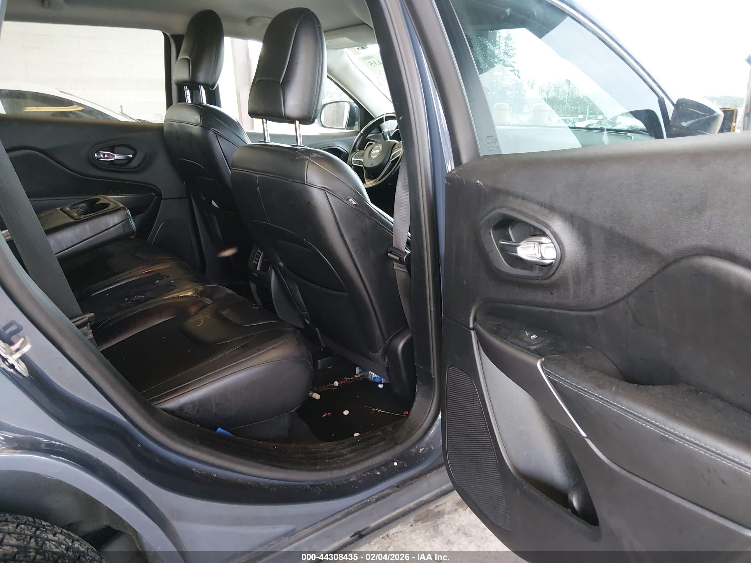 JEEP CHEROKEE image 8