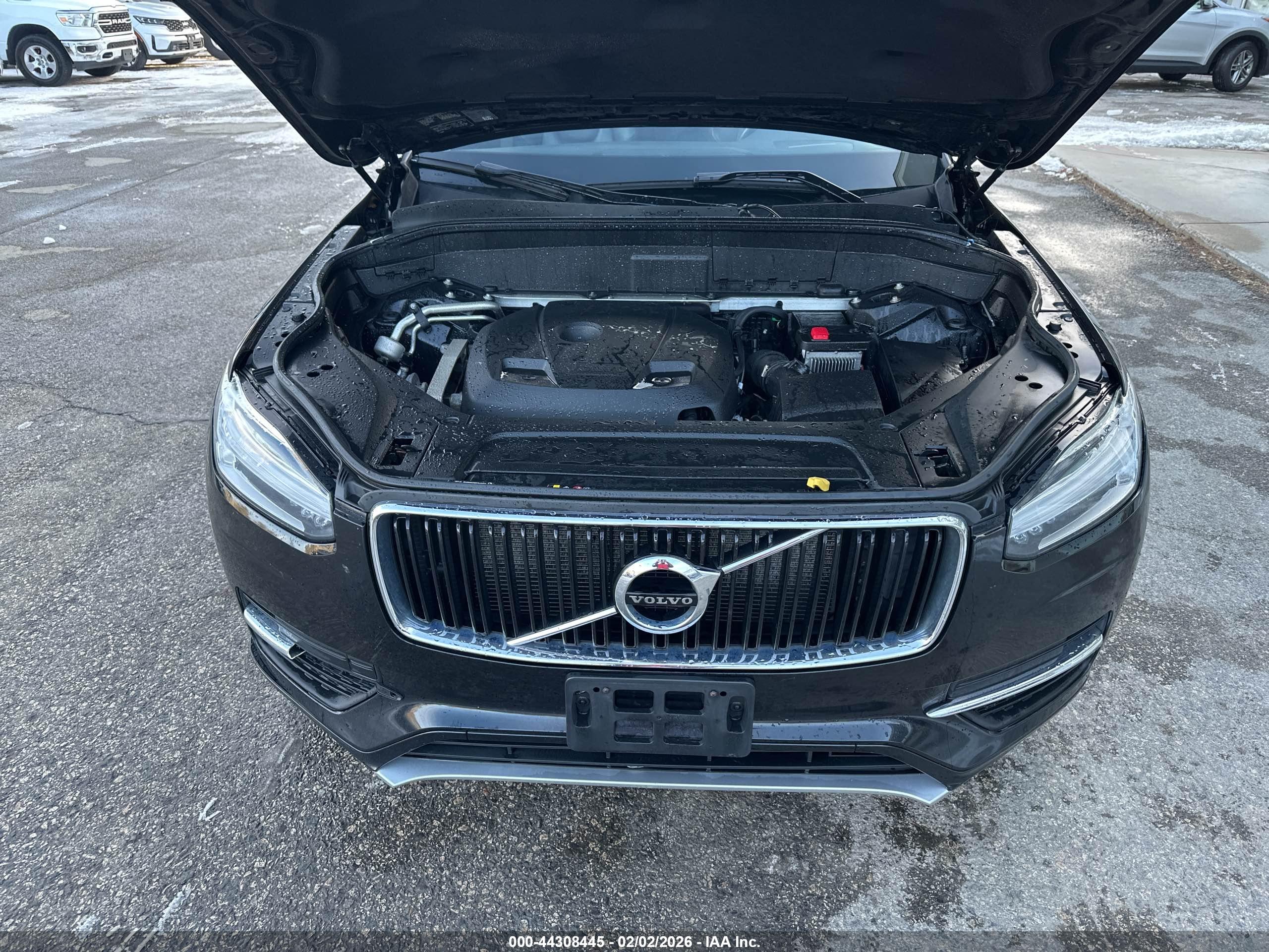 VOLVO XC90 image 10
