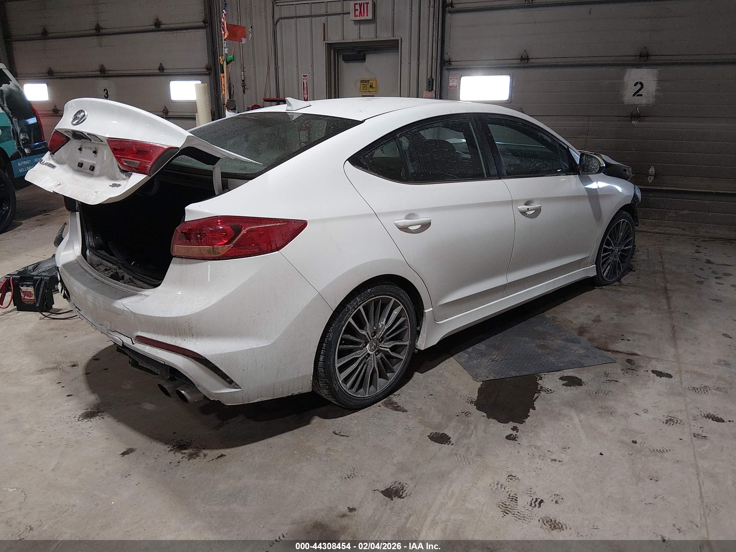 HYUNDAI ELANTRA image 4