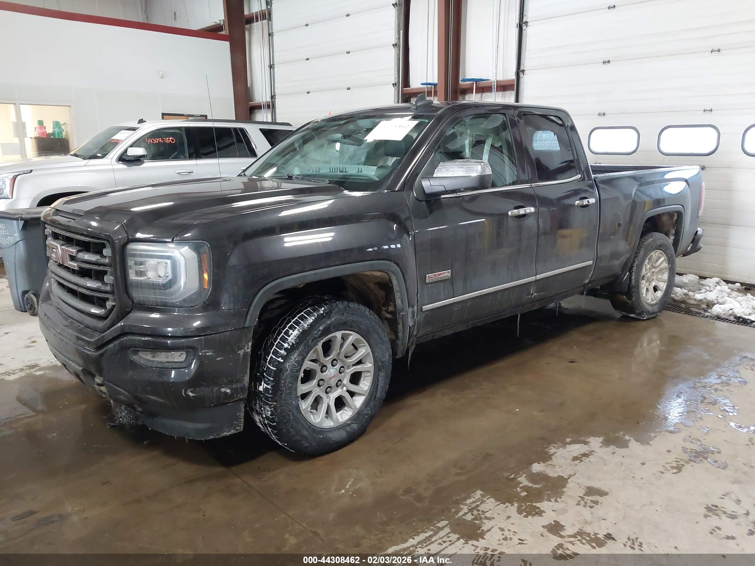 GMC SIERRA image 2