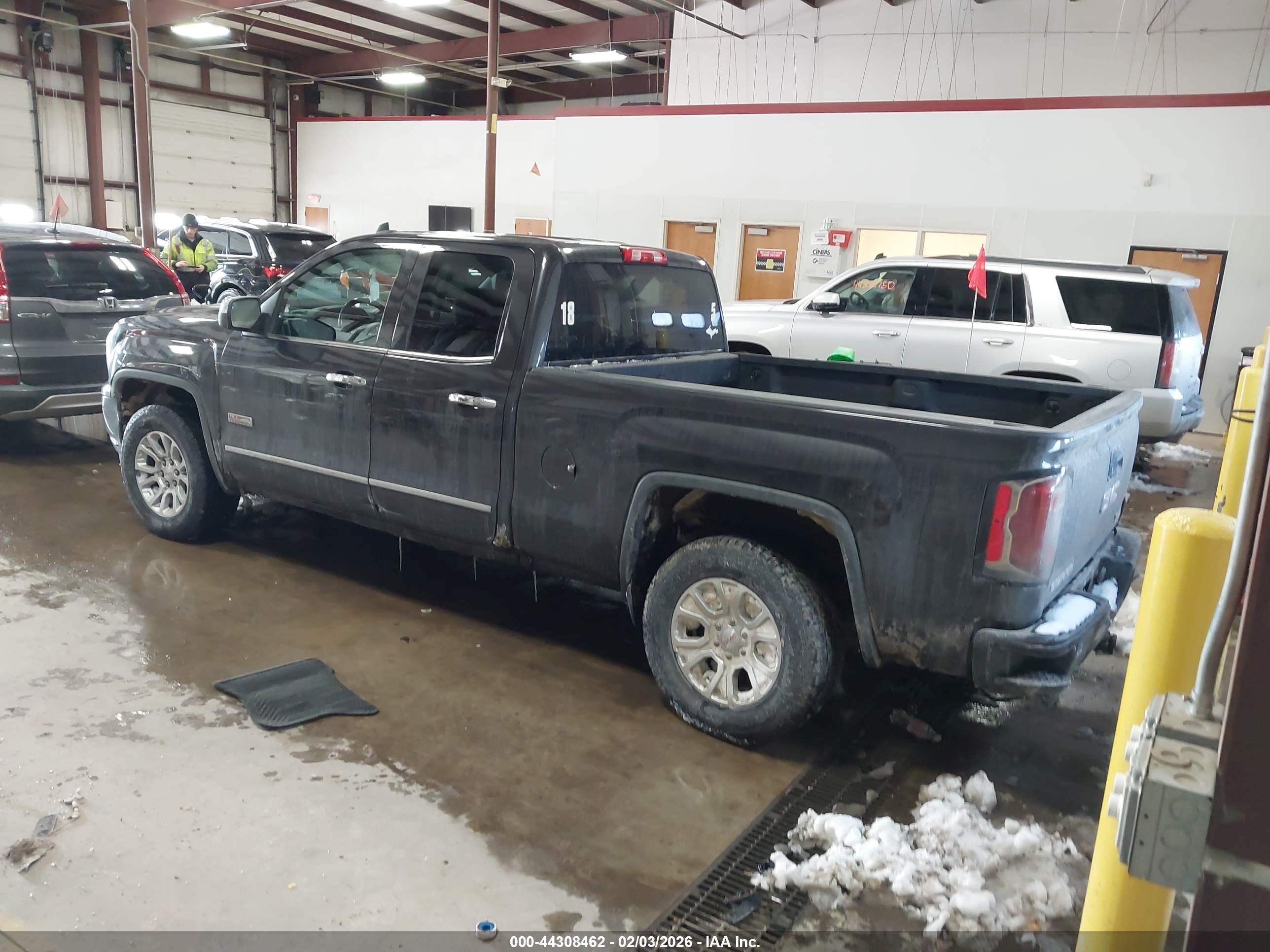 GMC SIERRA image 3