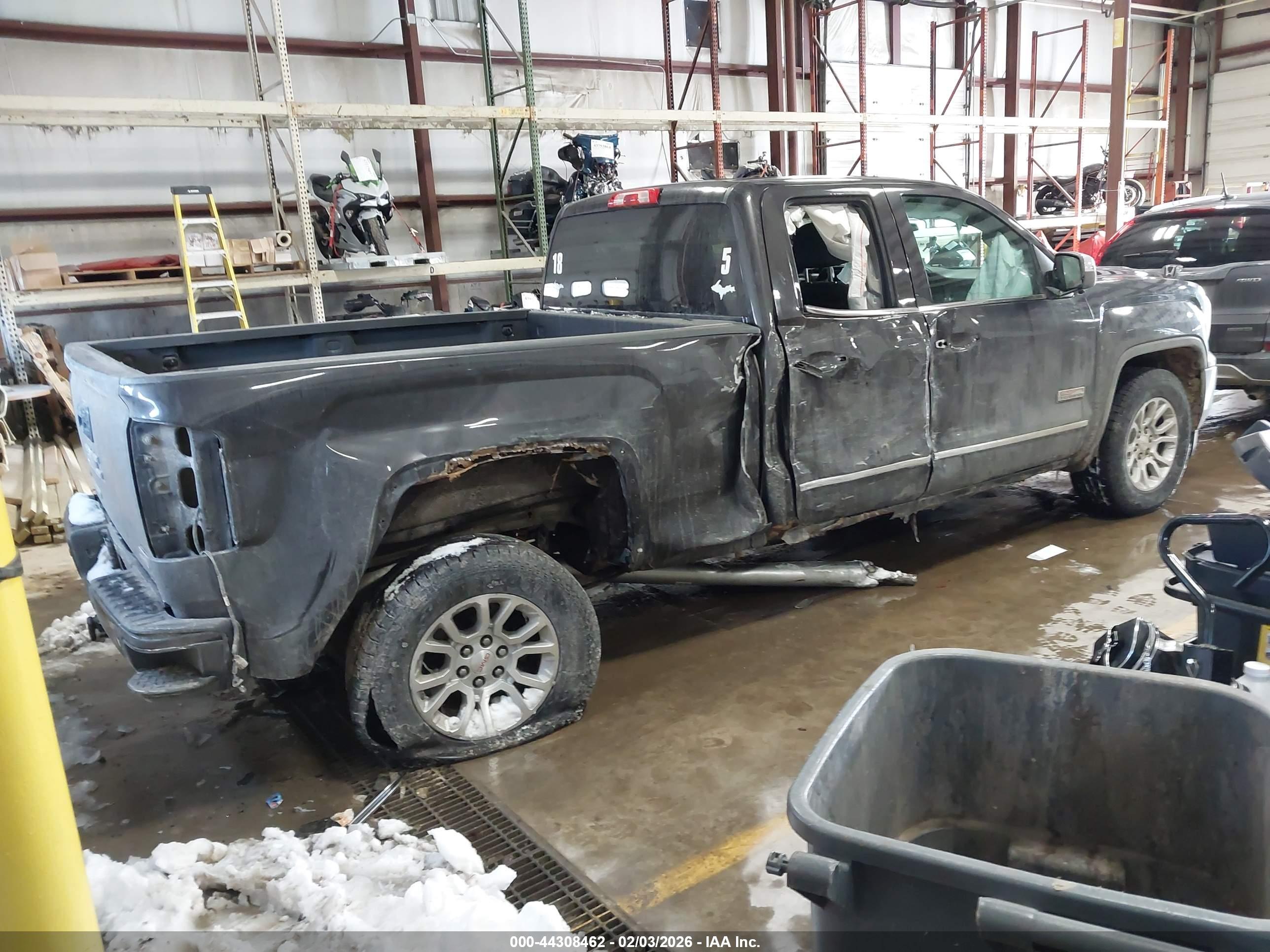 GMC SIERRA image 4