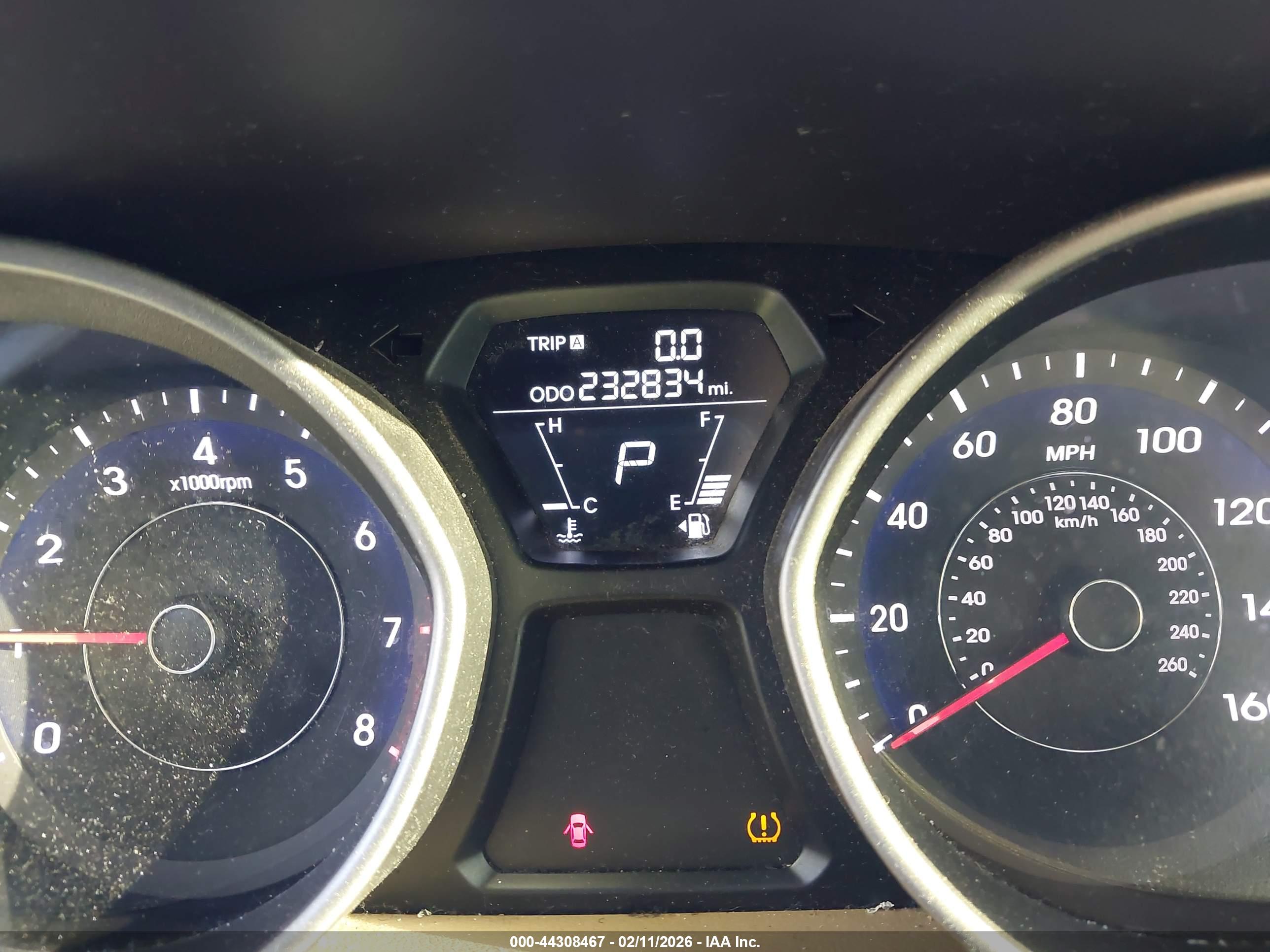 HYUNDAI ELANTRA image 7