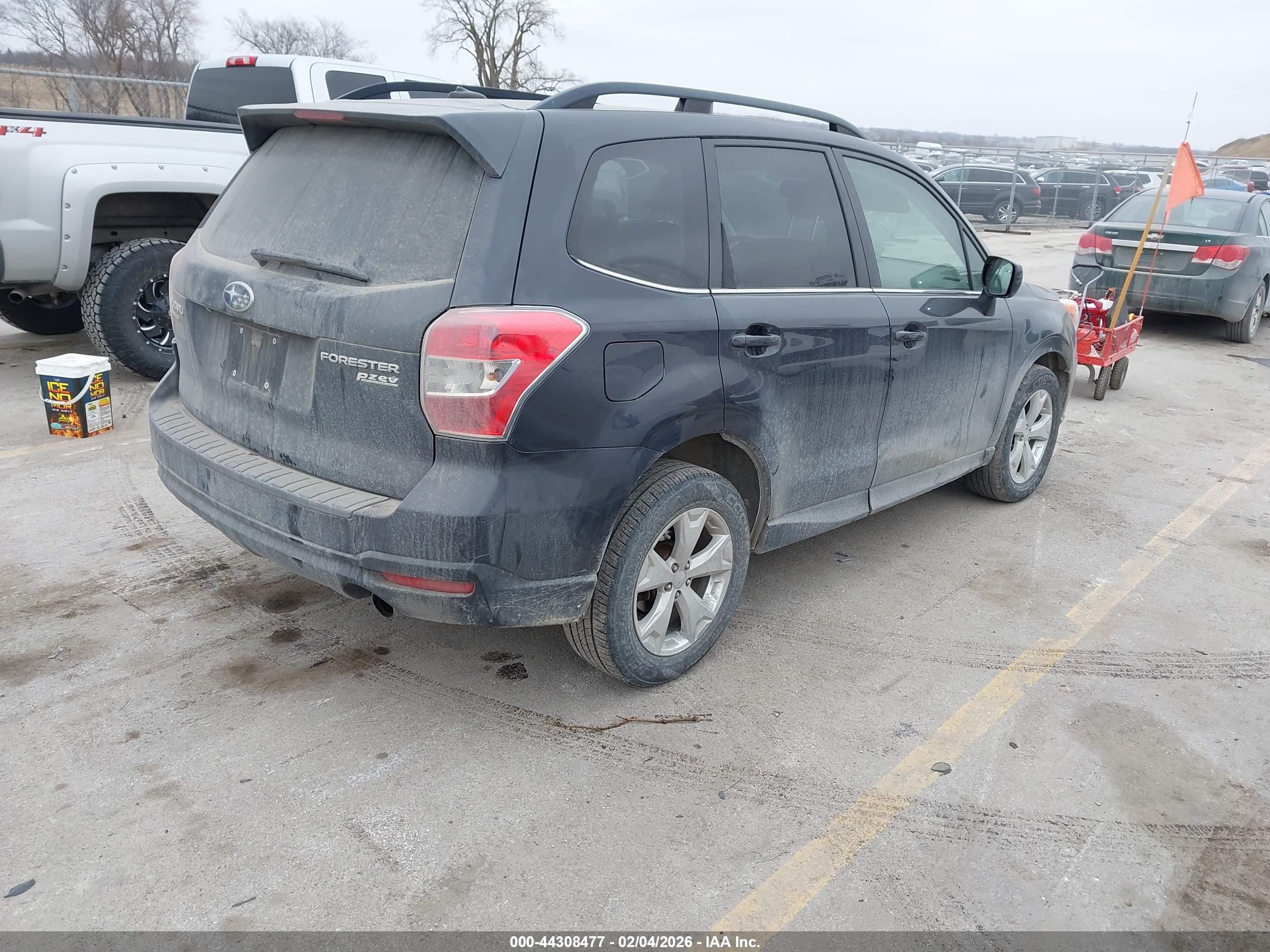 SUBARU FORESTER image 4