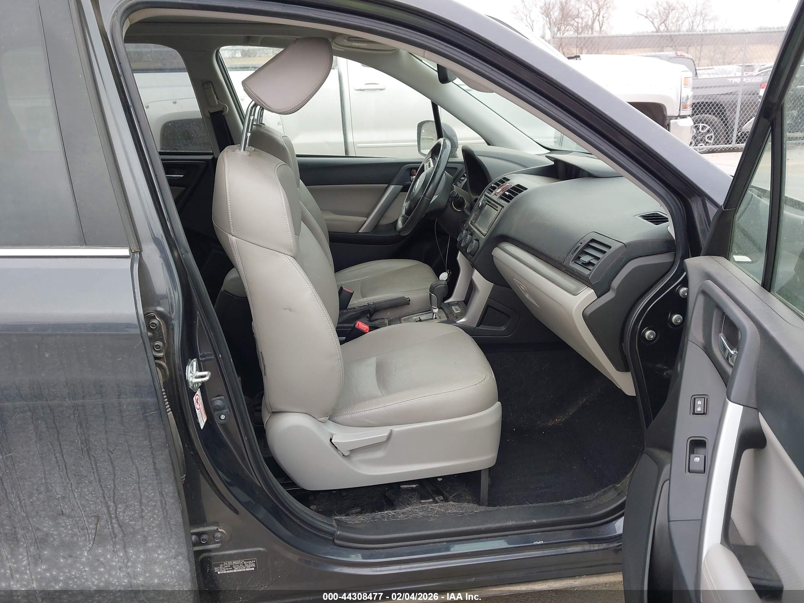 SUBARU FORESTER image 5