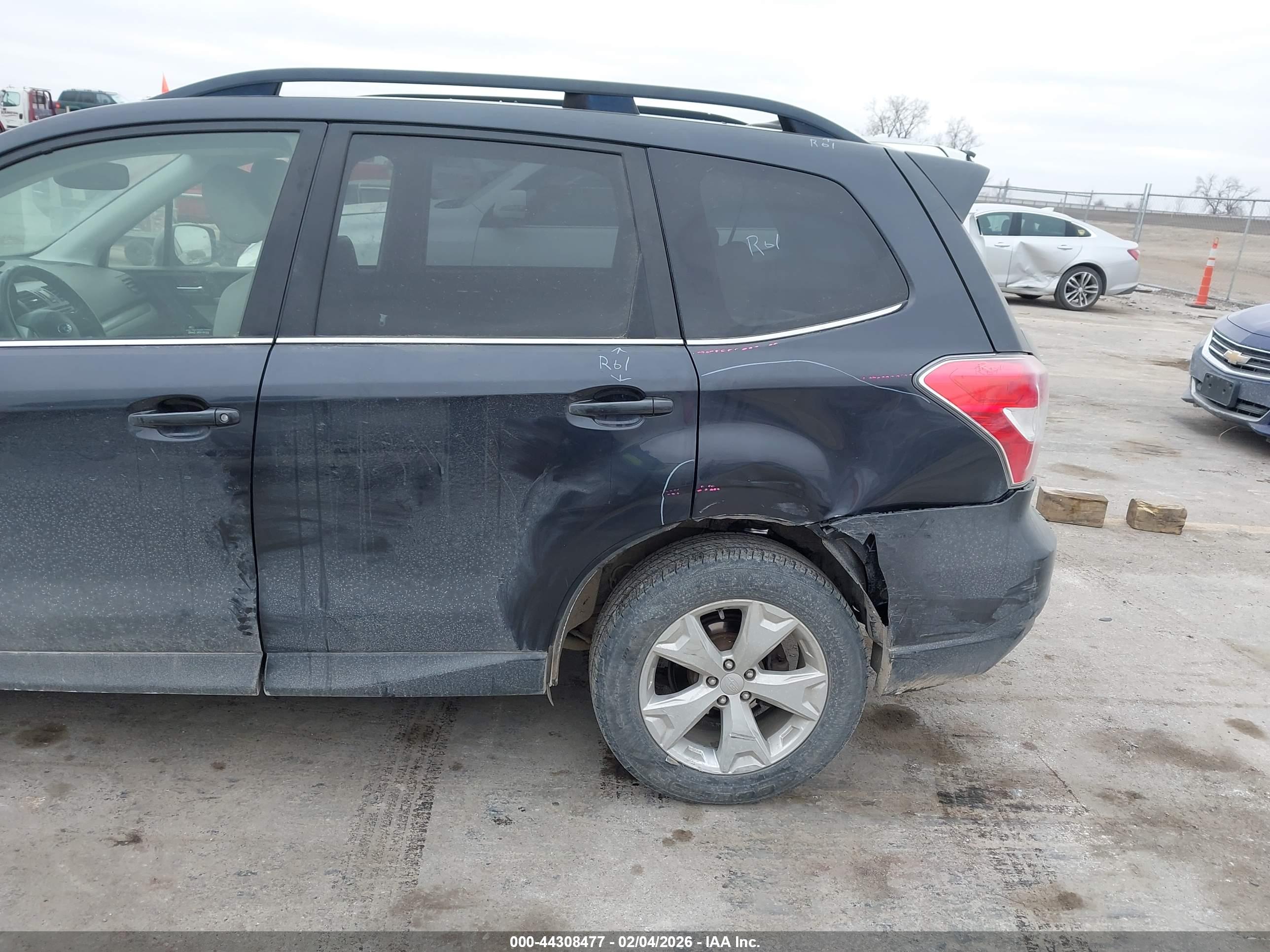 SUBARU FORESTER image 6