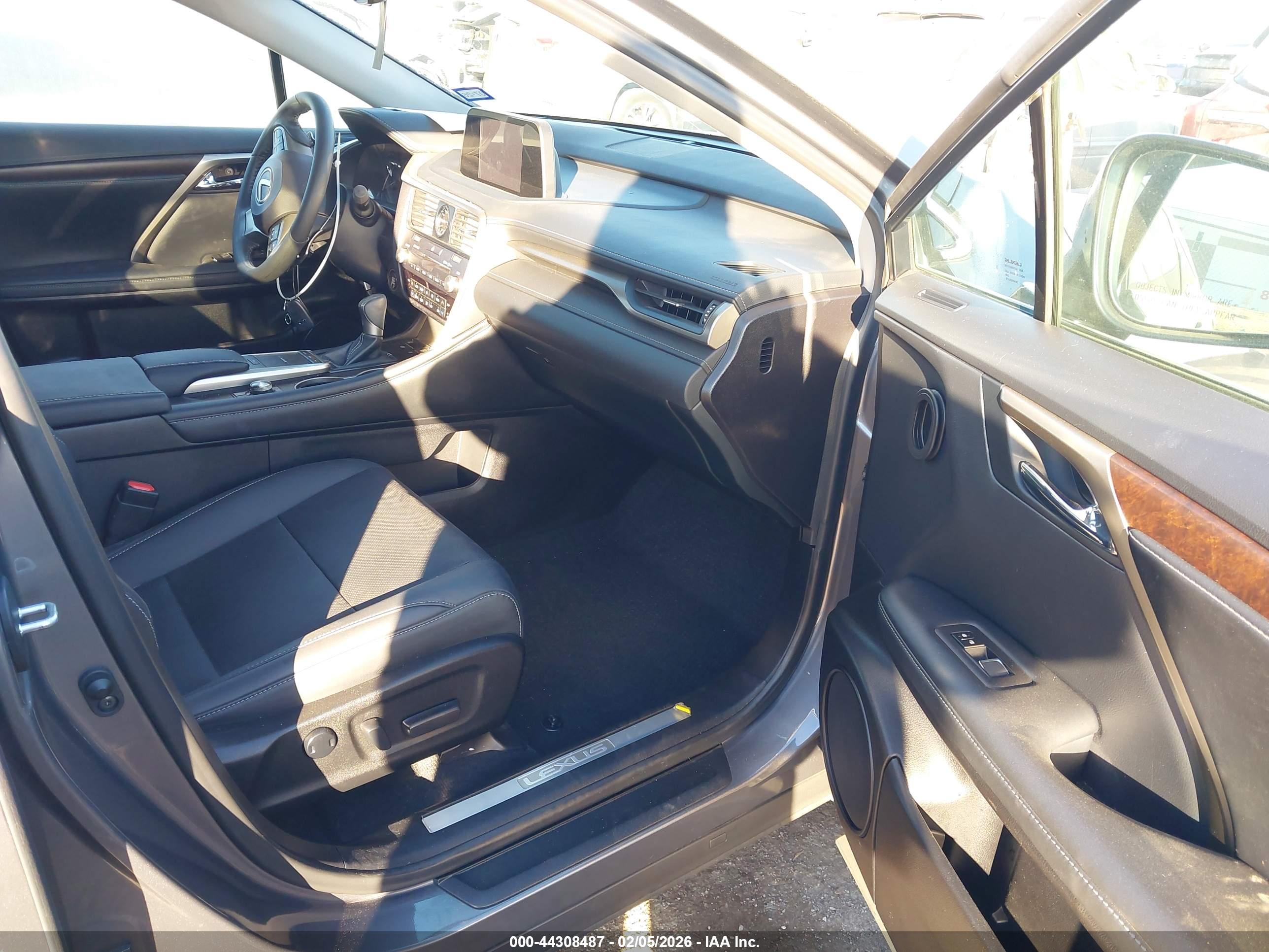 LEXUS RX image 5