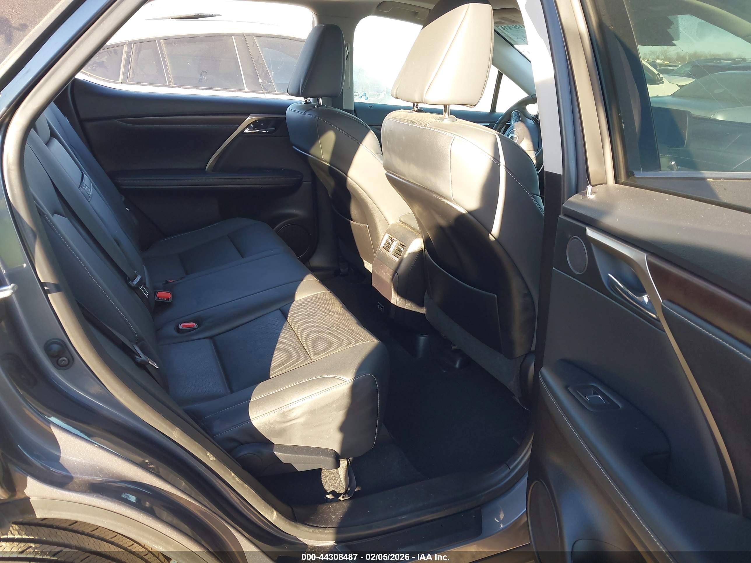LEXUS RX image 8