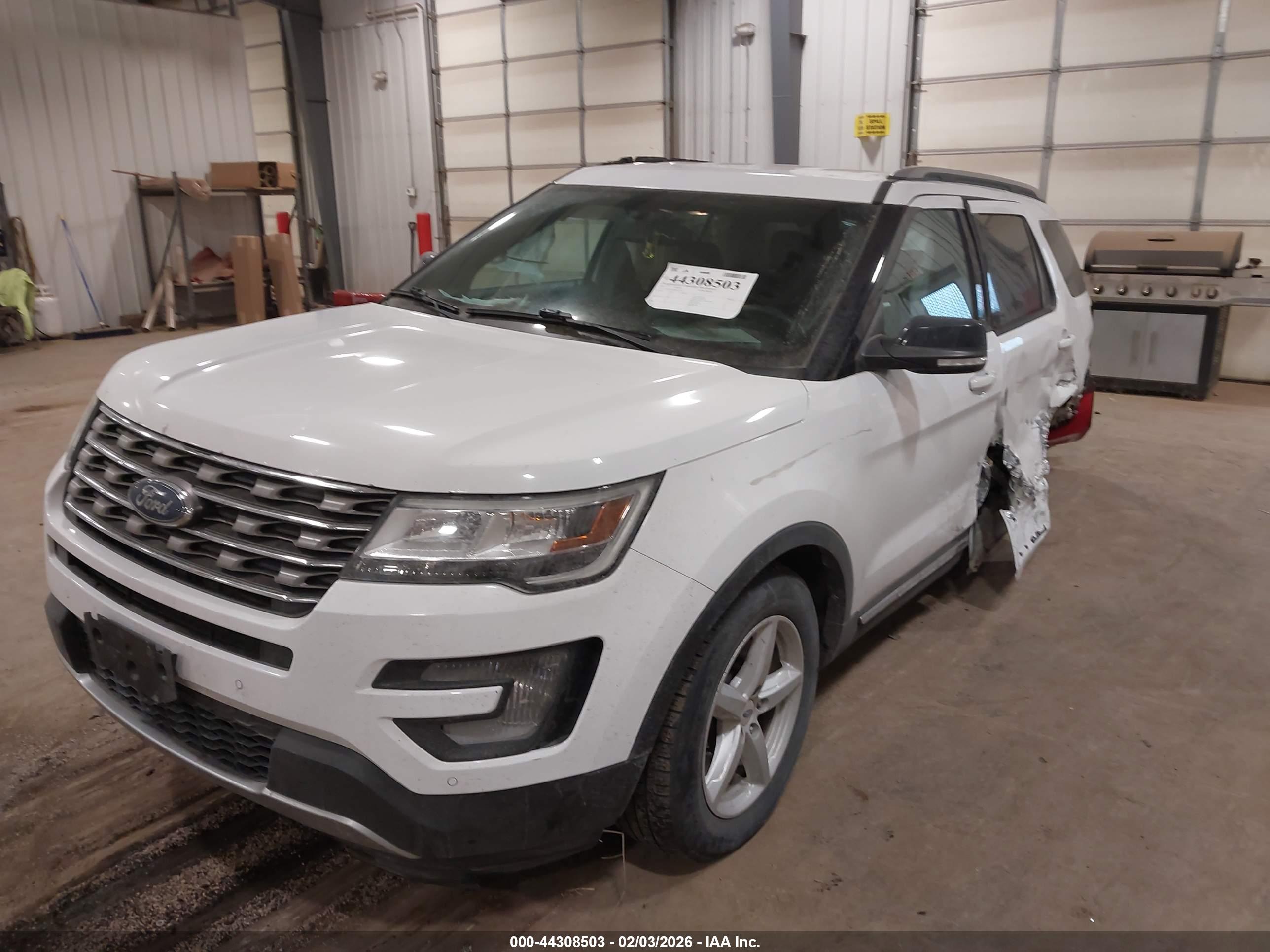 FORD EXPLORER image 2