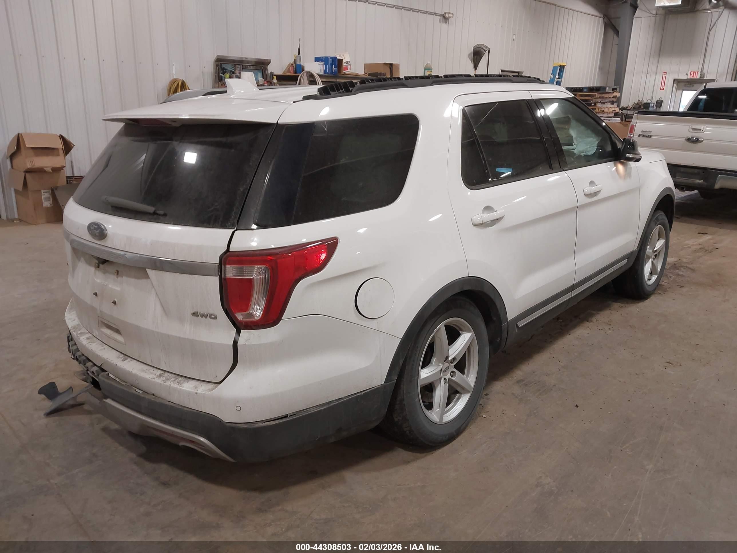 FORD EXPLORER image 4