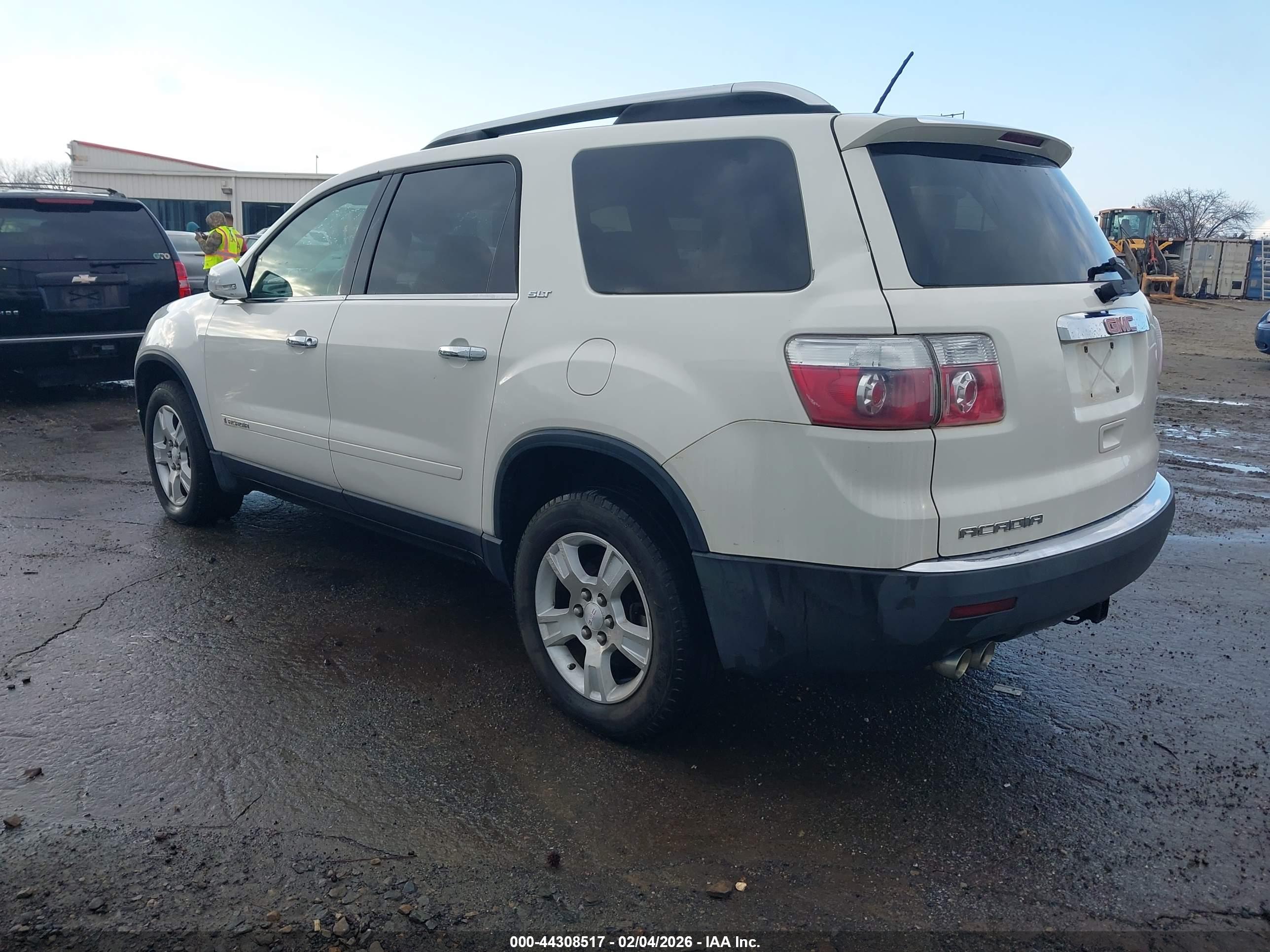 GMC ACADIA image 3
