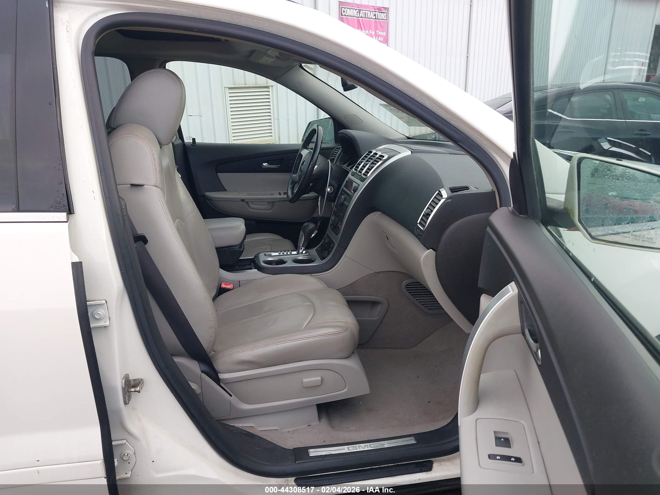 GMC ACADIA image 5