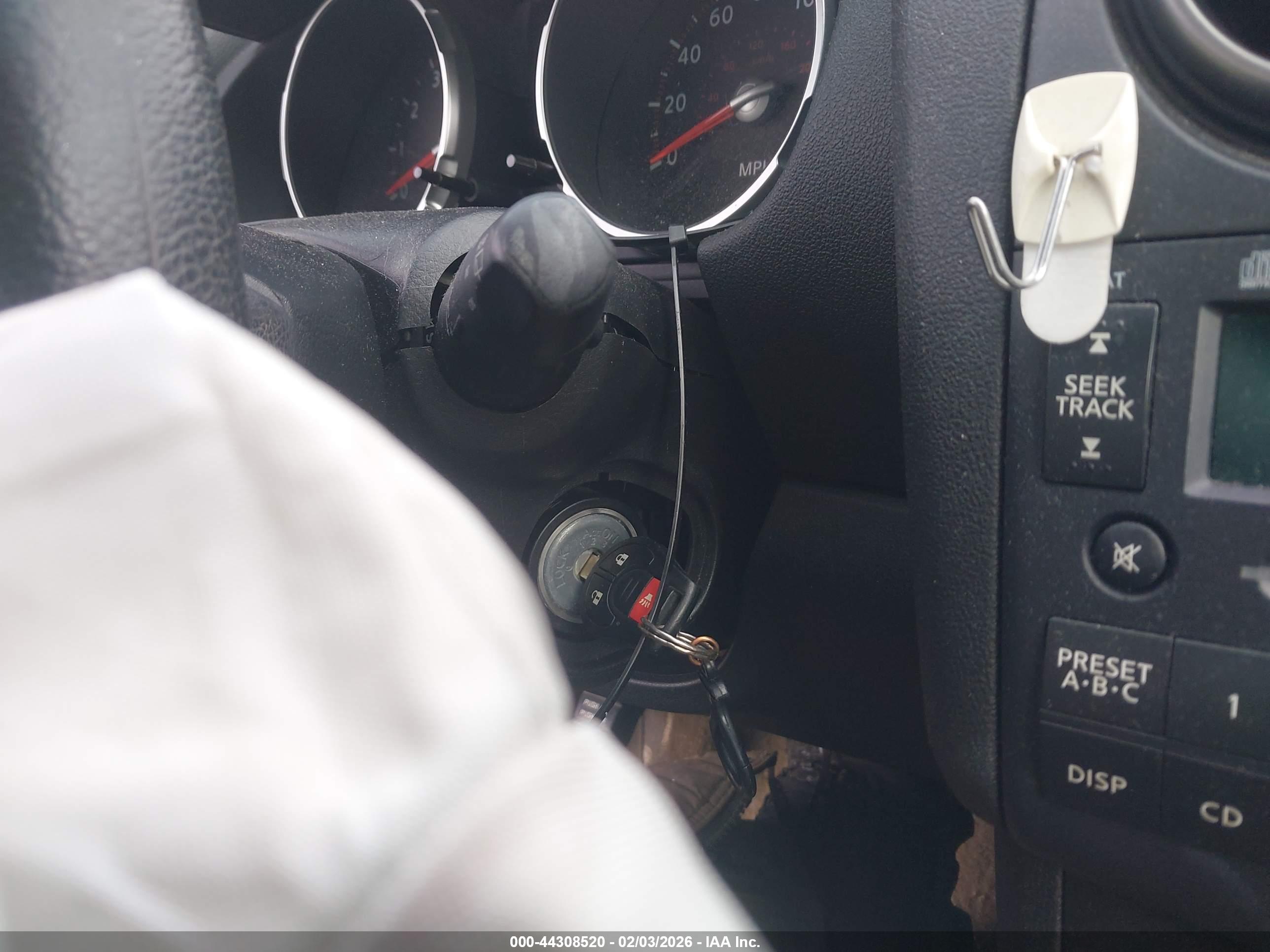 NISSAN ROGUE image 11